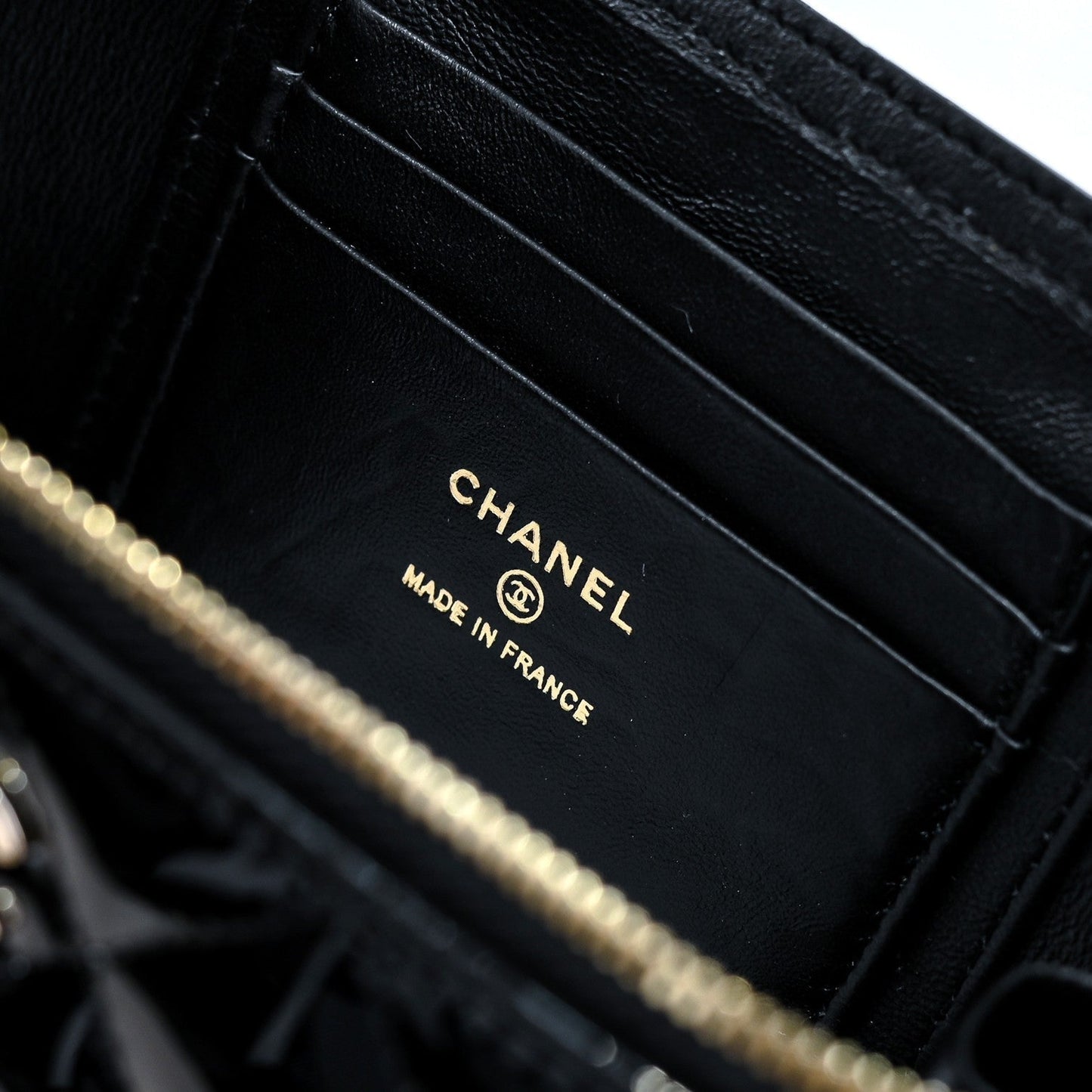 CC 24P Vanity Top Handle 16.5cm Black Patent Calfskin Light Gold Hardware