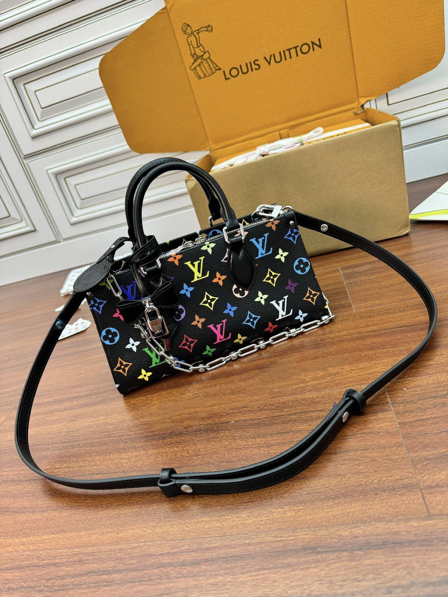 LV OnTheGo East West 25cm Black Multicolore Monogram Canvas 331365