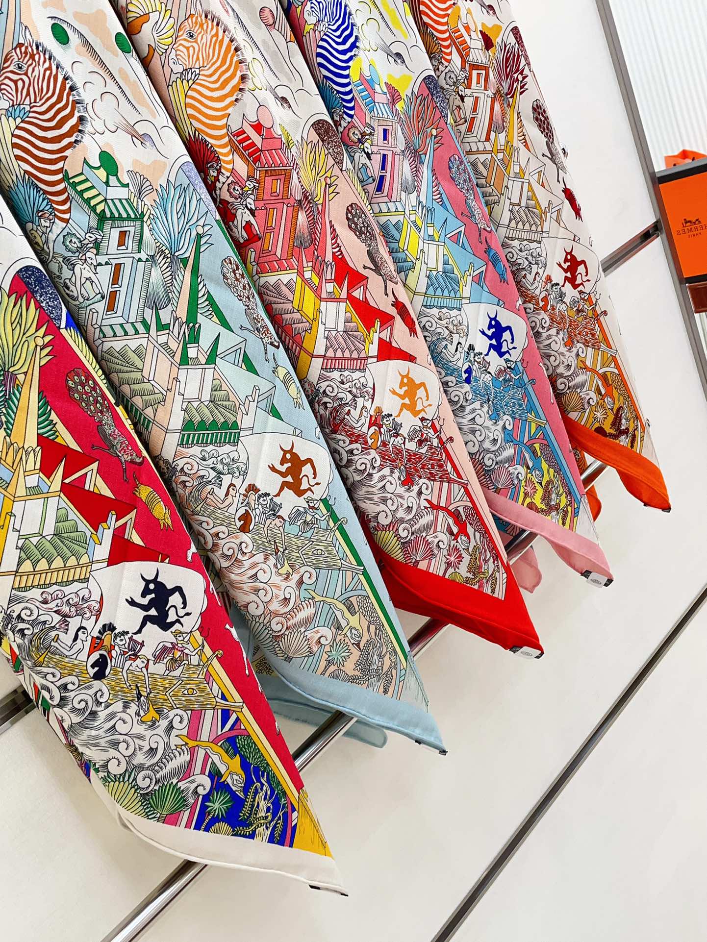 Animapolis Scarf Limited Edition 140 CM In Colorful Cashmere And Silk 306571