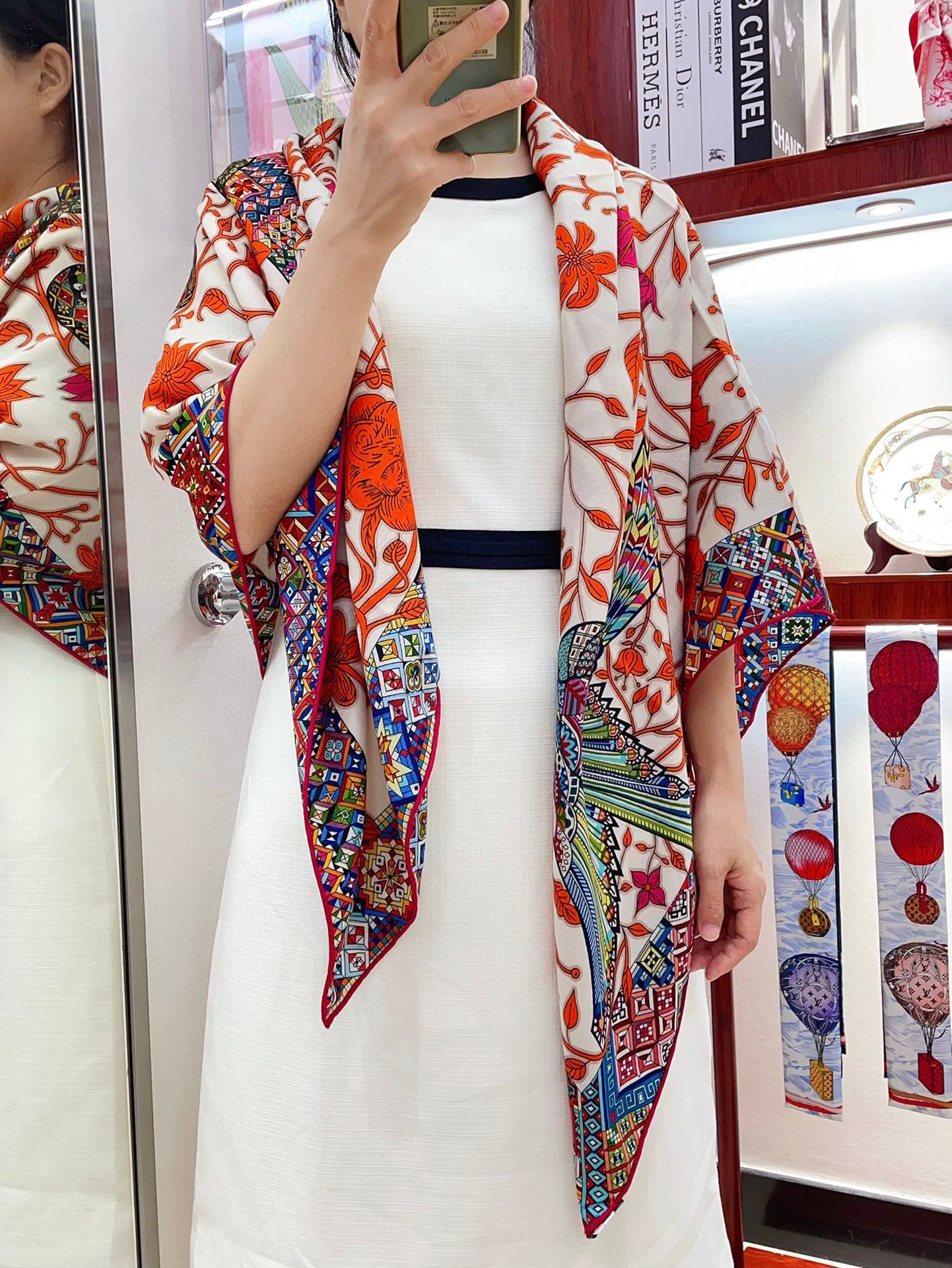 Le Jaguar Et Le Colibri Shawl 135 CM Red Colorful Cashmere And Silk 357904
