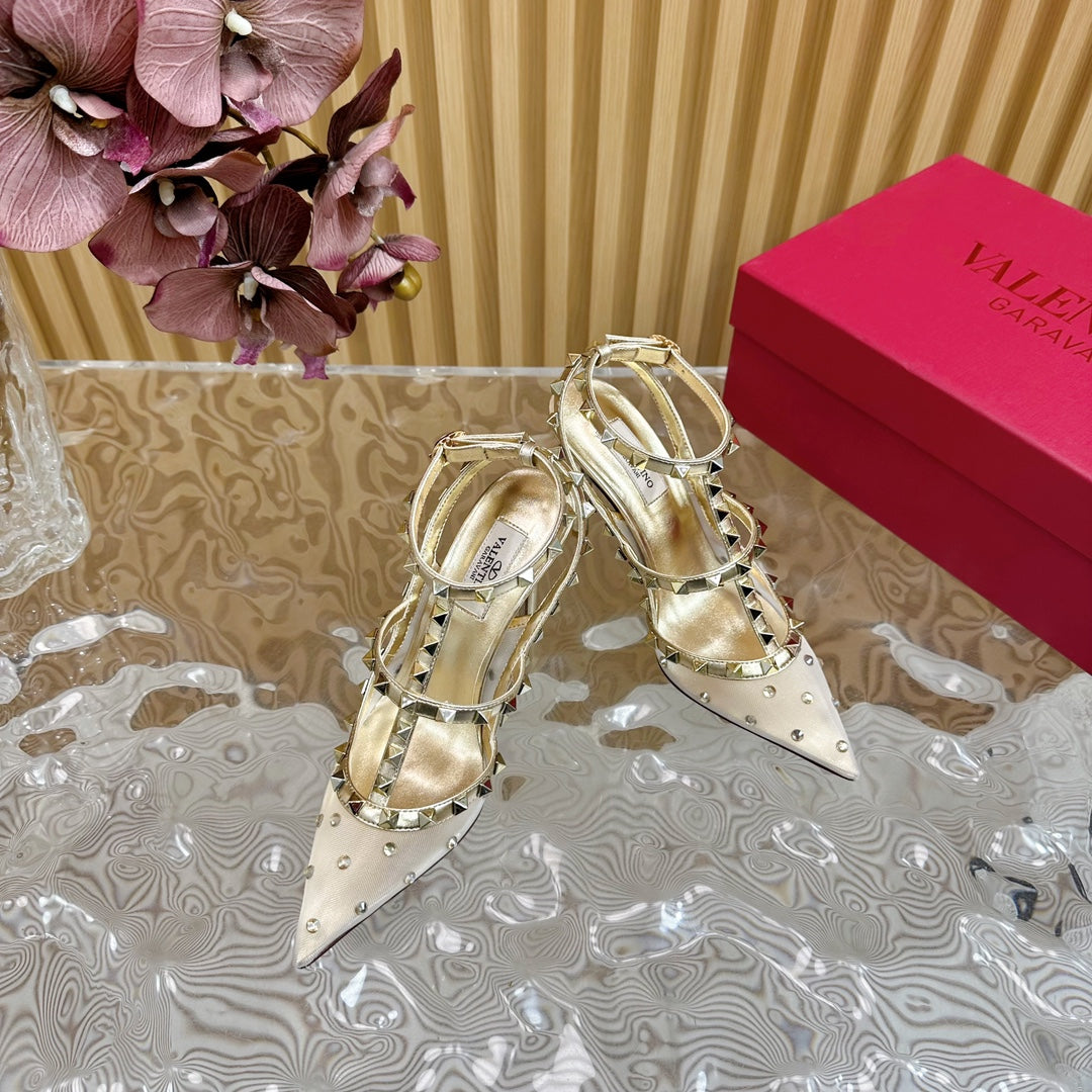 ROCKSTUD MIRROR-EFFECT PUMP WITH MATCHING STRAPS AND STUDS 95 MM GOLD CALFSKIN AND MESH