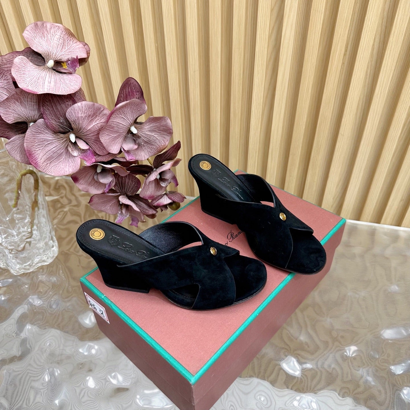LP Vera Heeled Sandal Black Sheepskin 307966