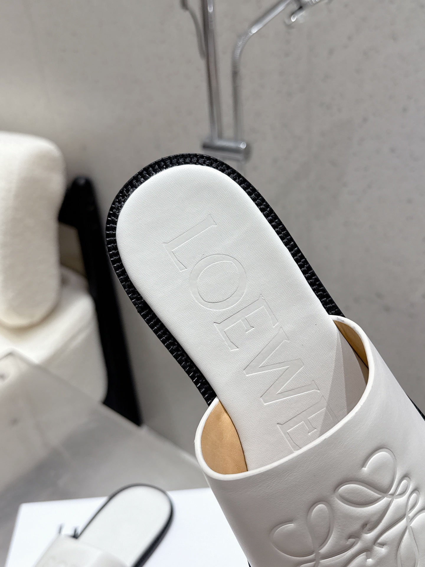 Loewe 25 flat slippers white calfskin