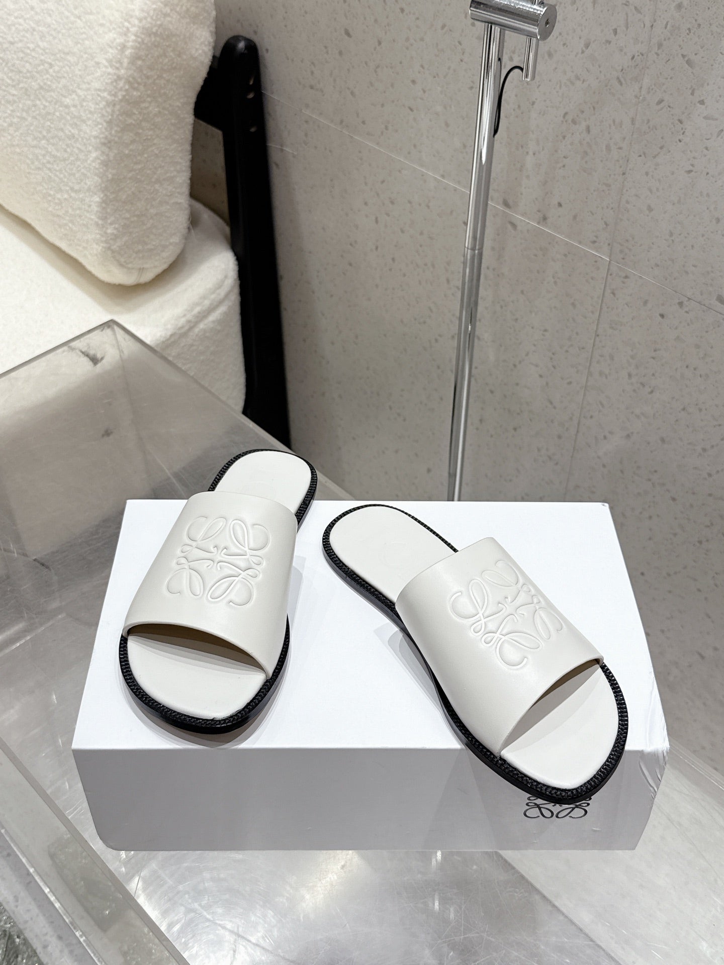 Loewe 25 flat slippers white calfskin