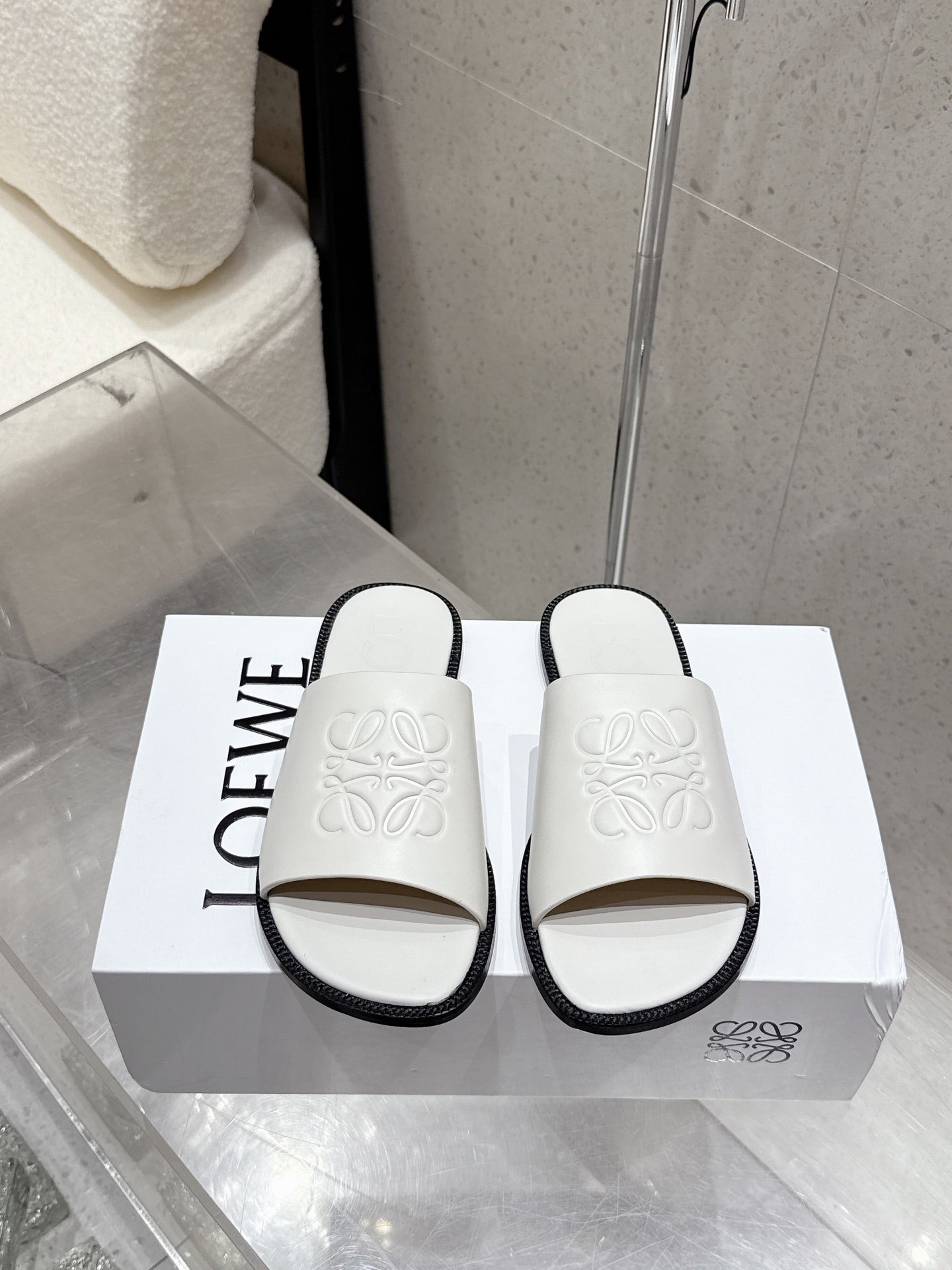 Loewe 25 flat slippers white calfskin
