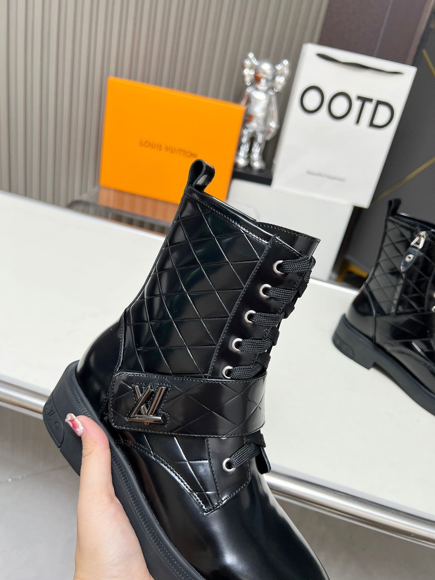 LV Citizen Flat Ranger Boot Plain Black Calfskin