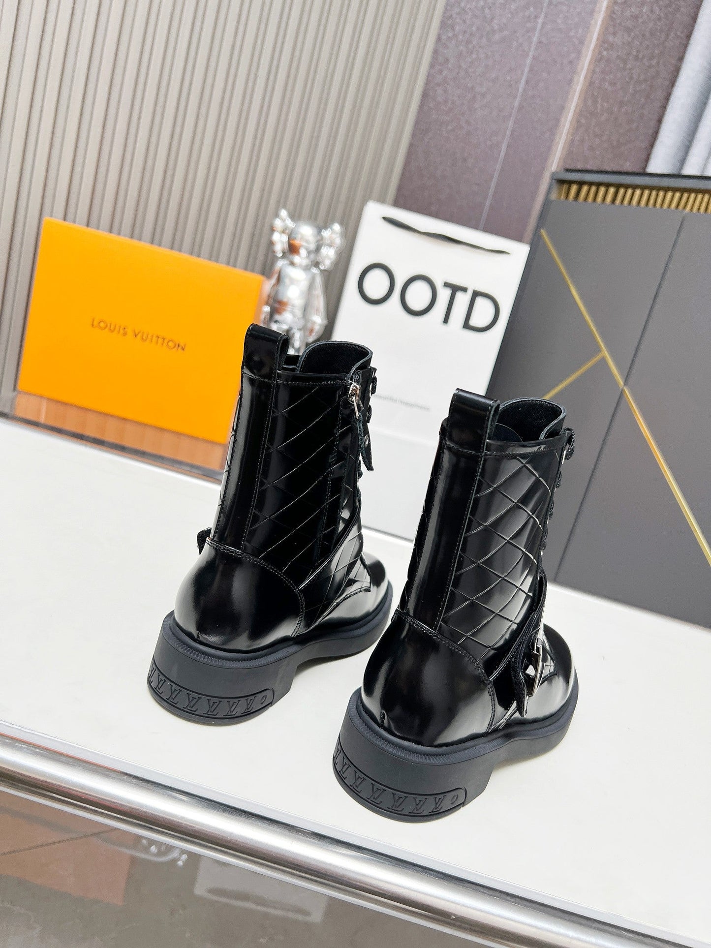LV Citizen Flat Ranger Boot Glossy Black Calfskin