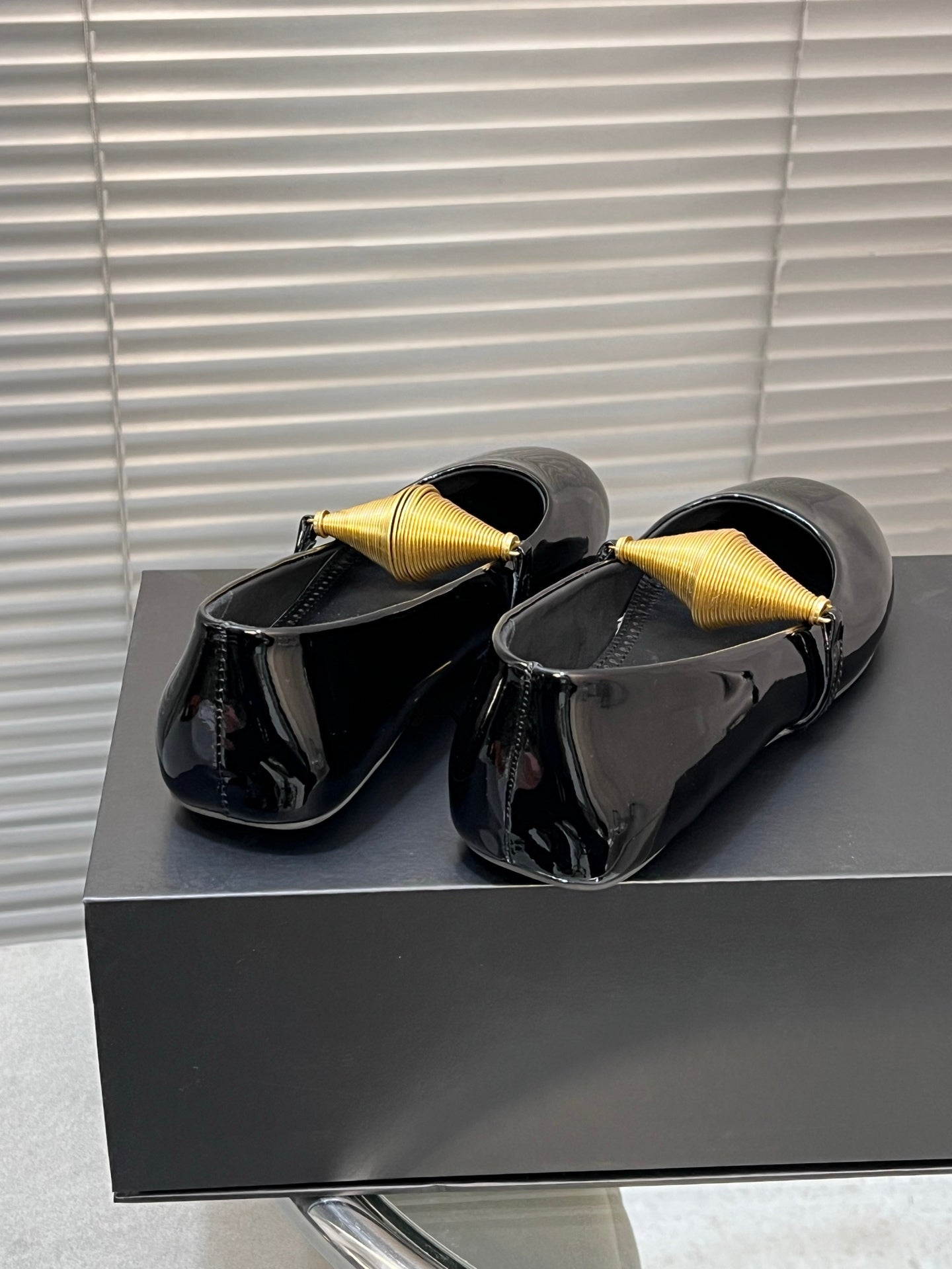 Alaia 25 Jewel Patent Leather Ballet Flats Black Lambskin 300012