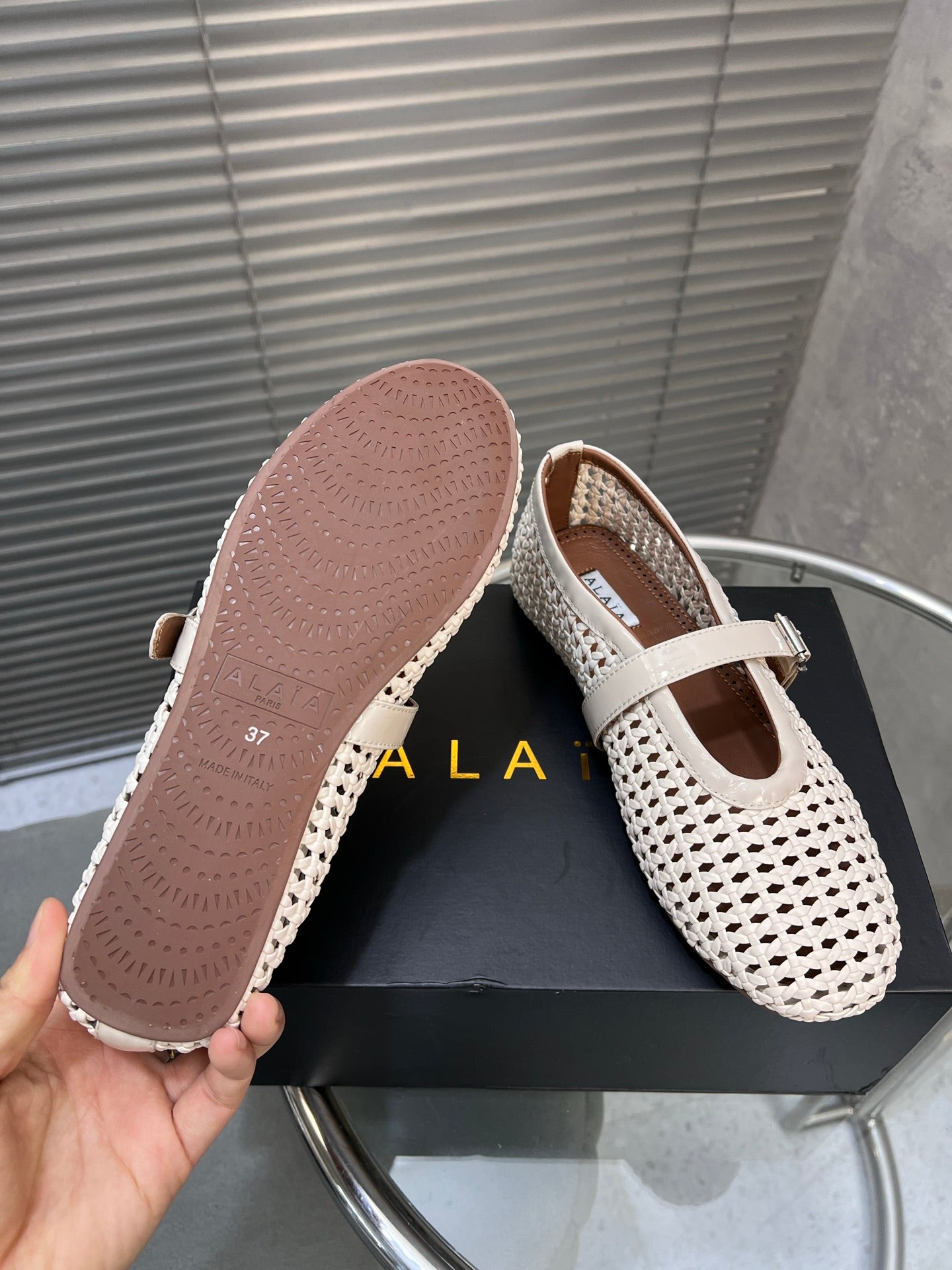 Alaia Braided Hollow Ballet Flats Ivory Cowhide 300043
