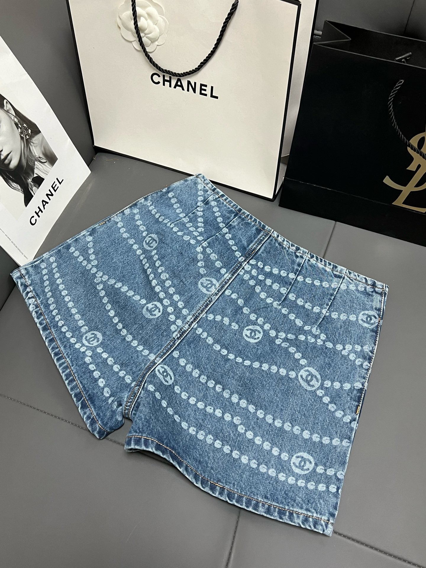 CC 25 Printed Blue White Washed Short Denim