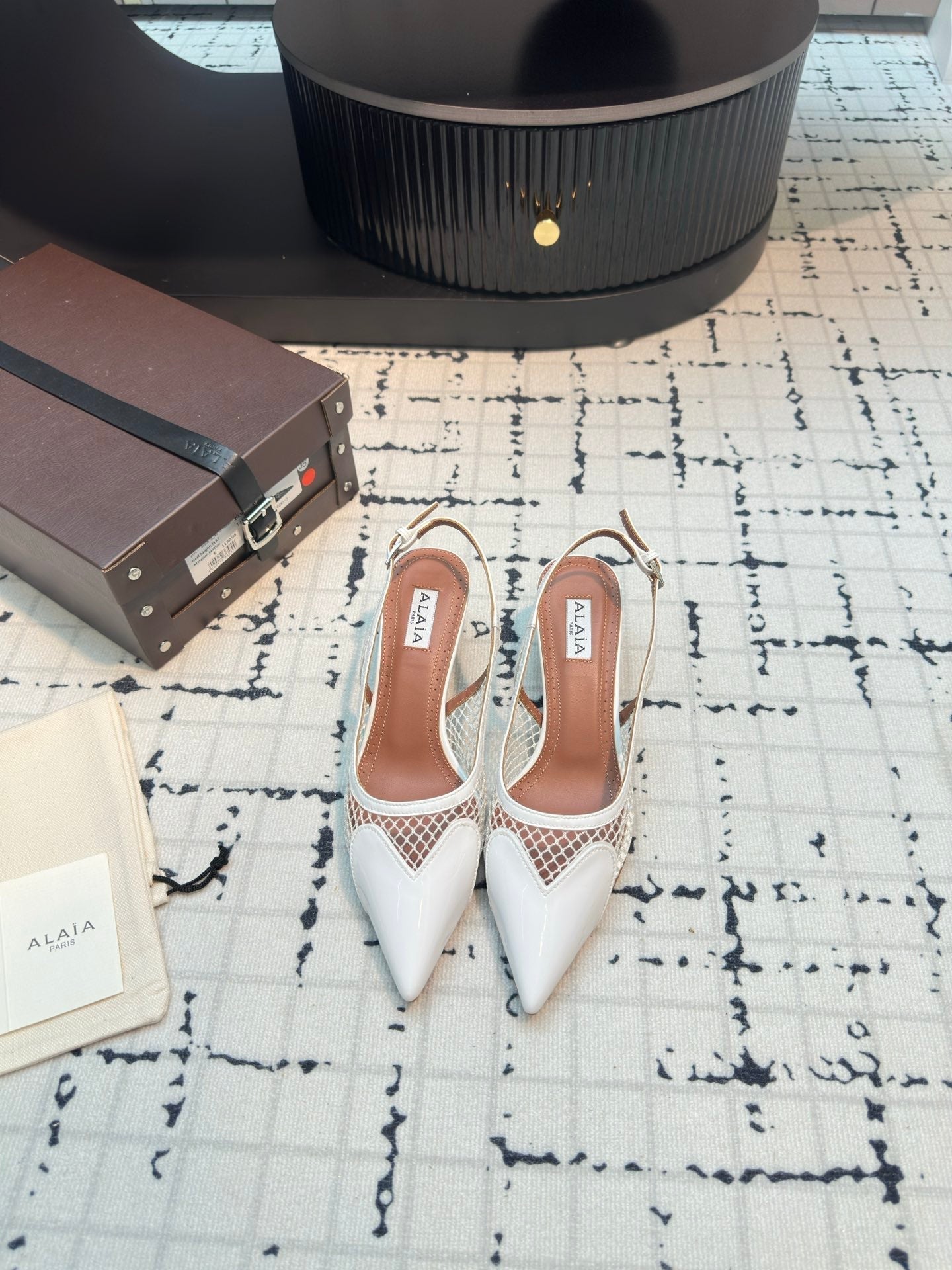 Alaia Heart 50mm Heels Slingbacks White Sheepskin 800931