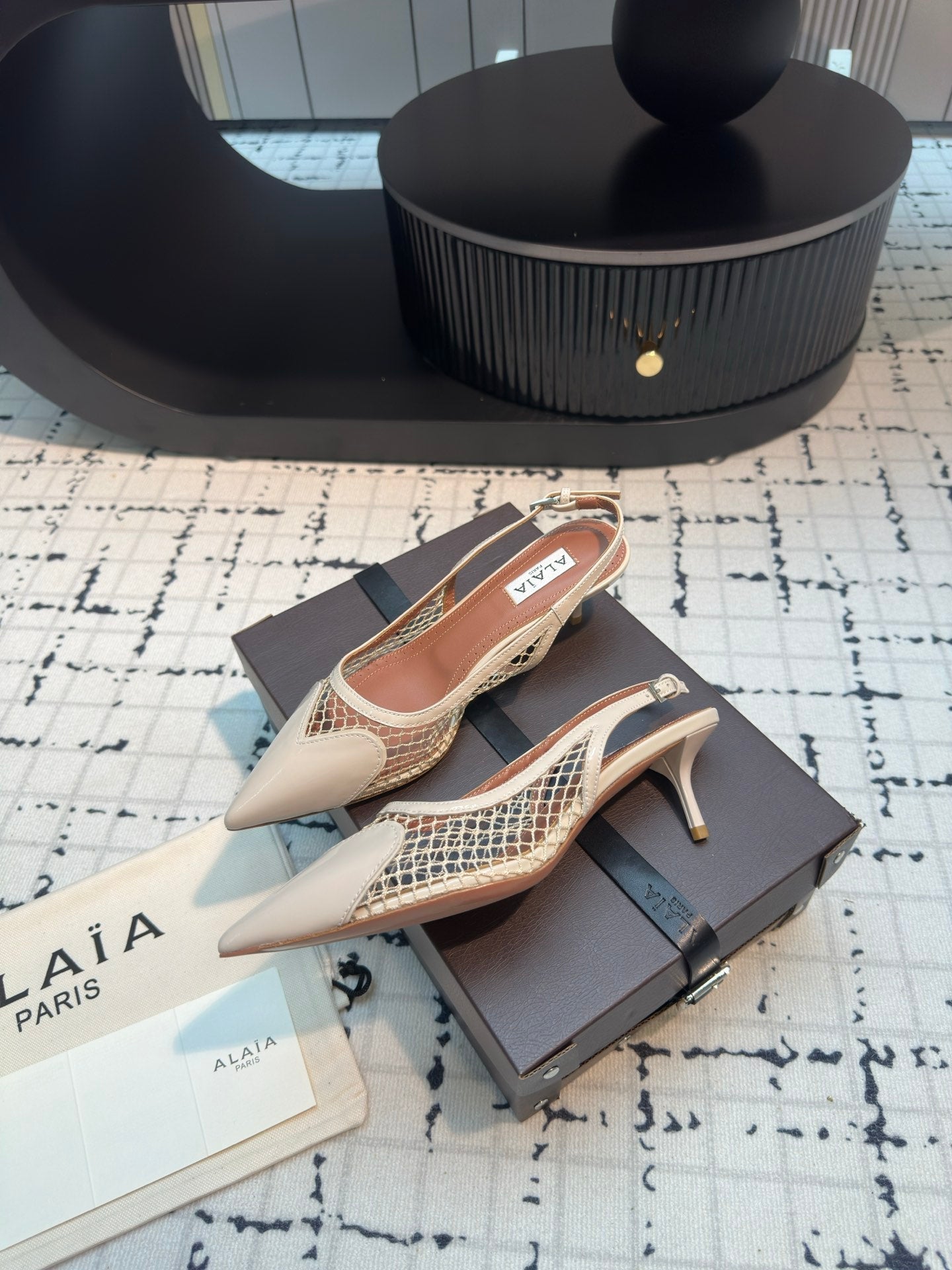Alaia Heart 50mm Heels Slingbacks Ivory Sheepskin 800932