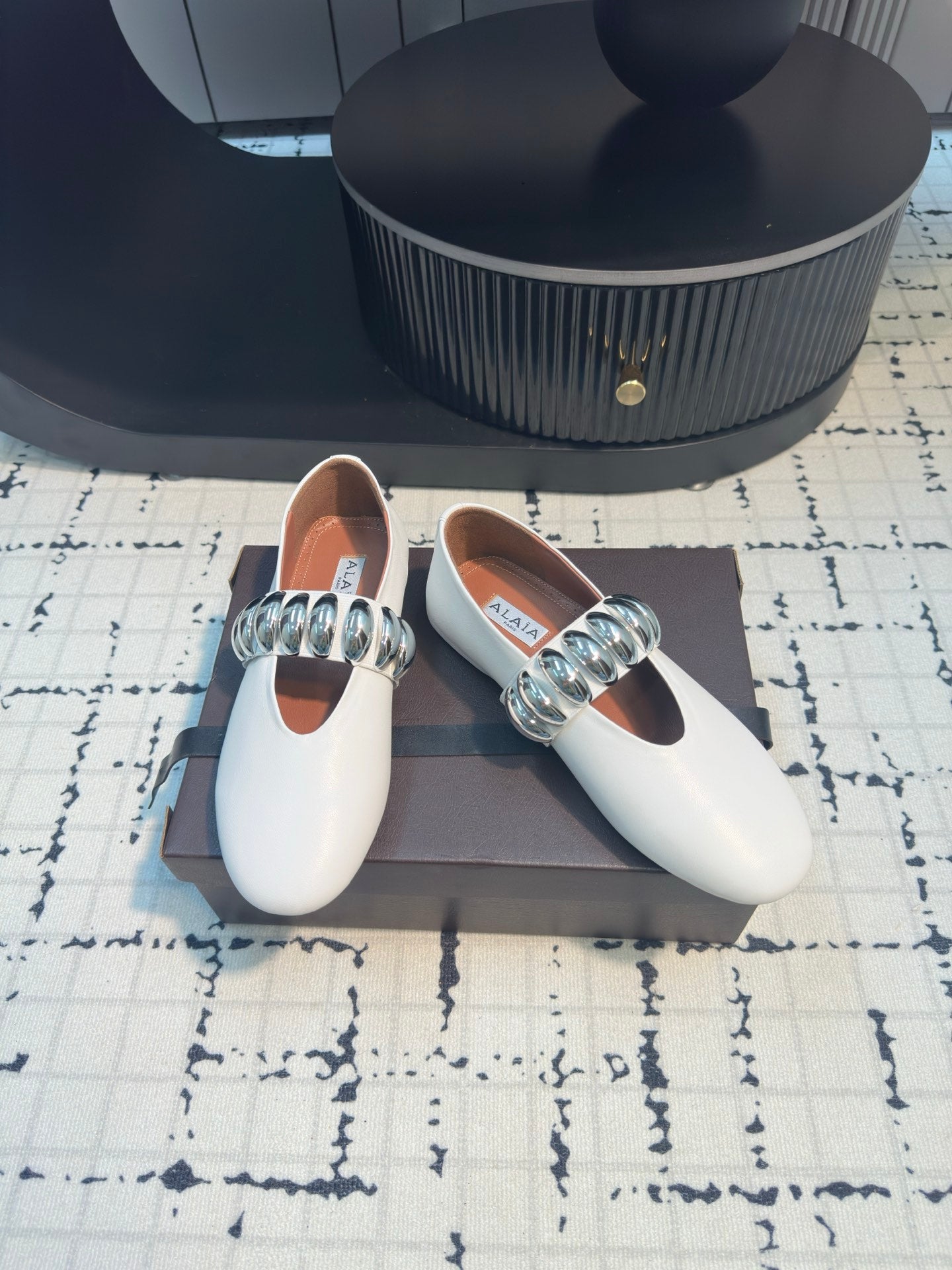 Alaila Ballet Flats In White Cowhide 895230