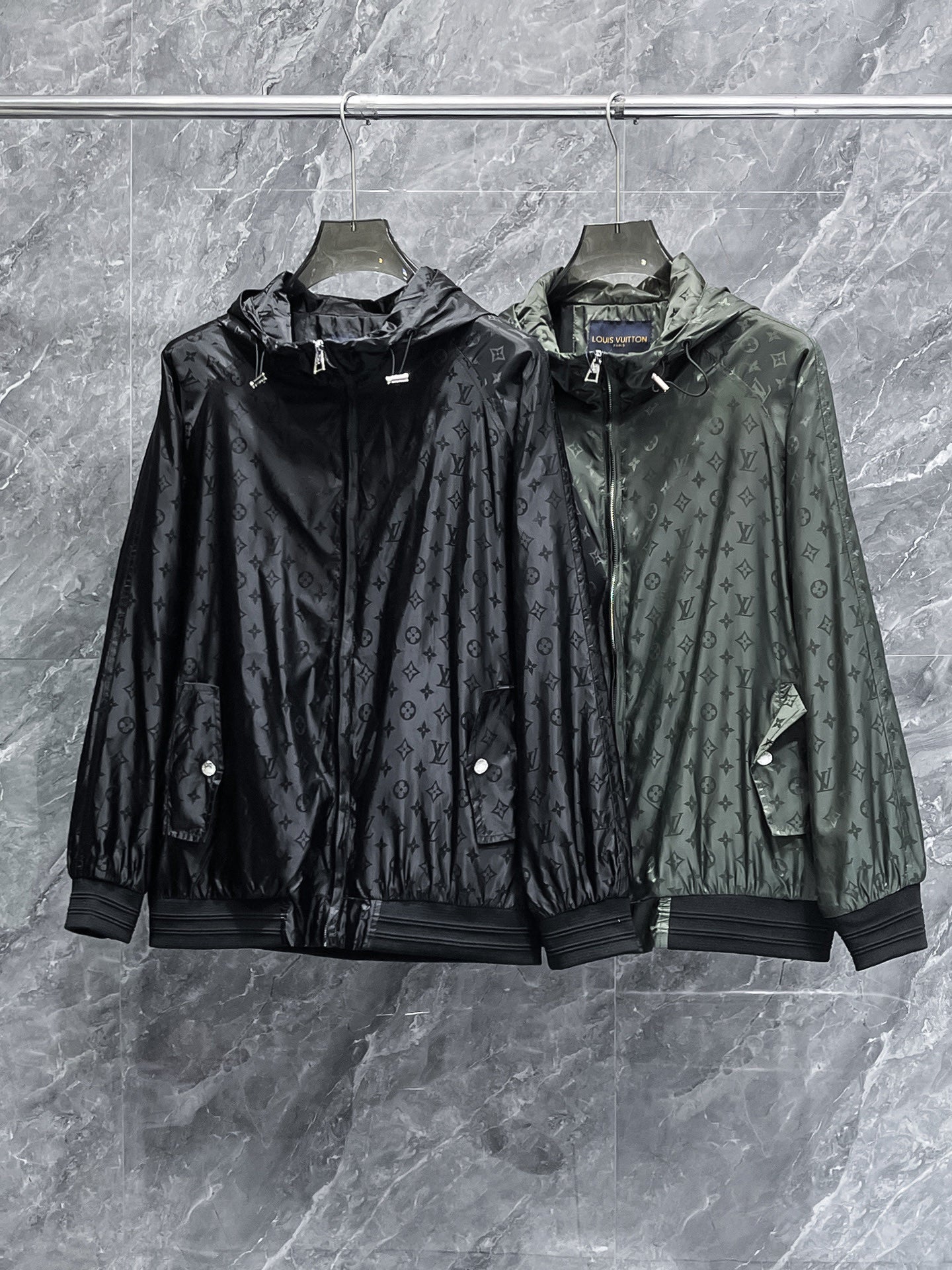 LV BLACK JACKET 239568
