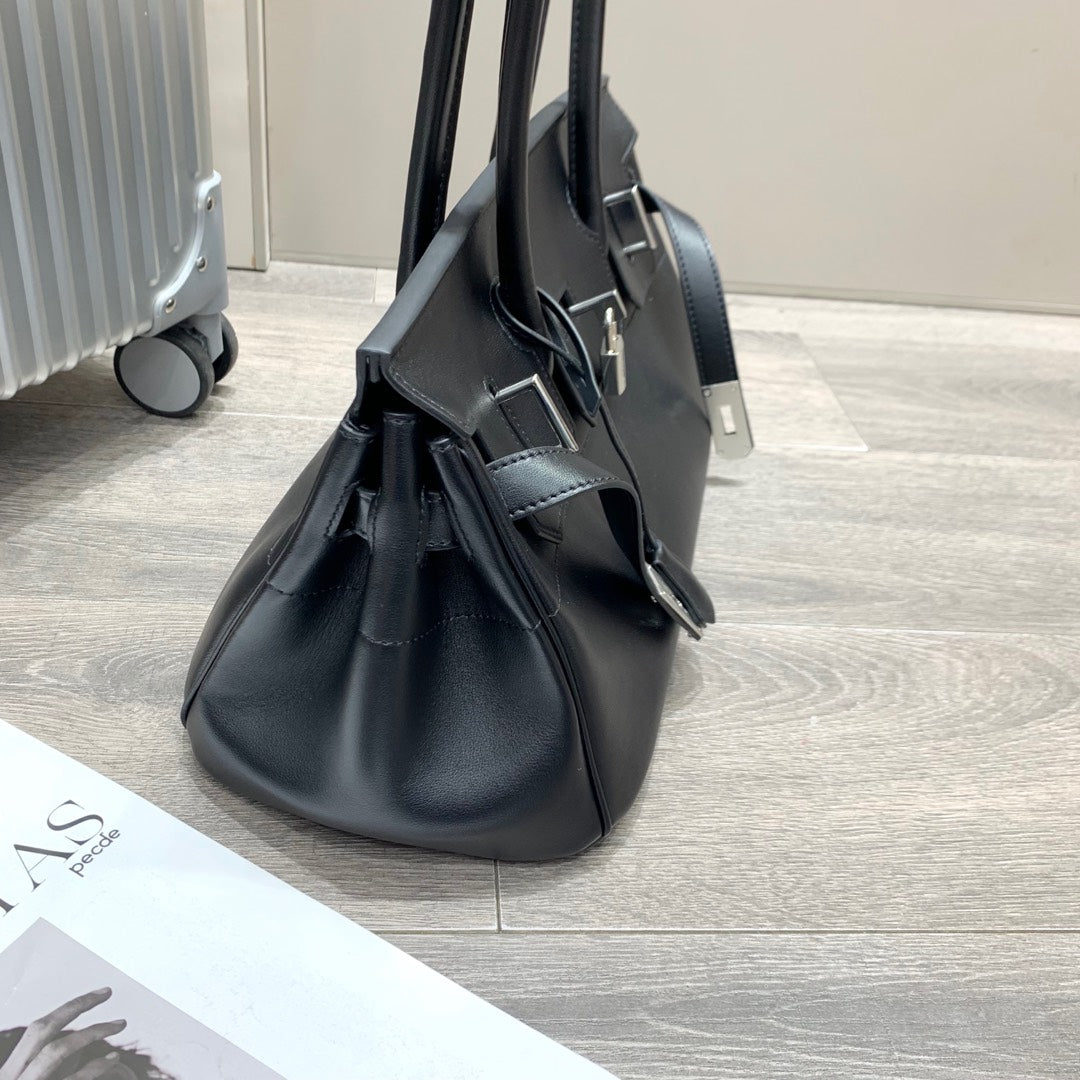 HM Shoulder Birkin 40cm Black Clemence Leather Silver Hardware