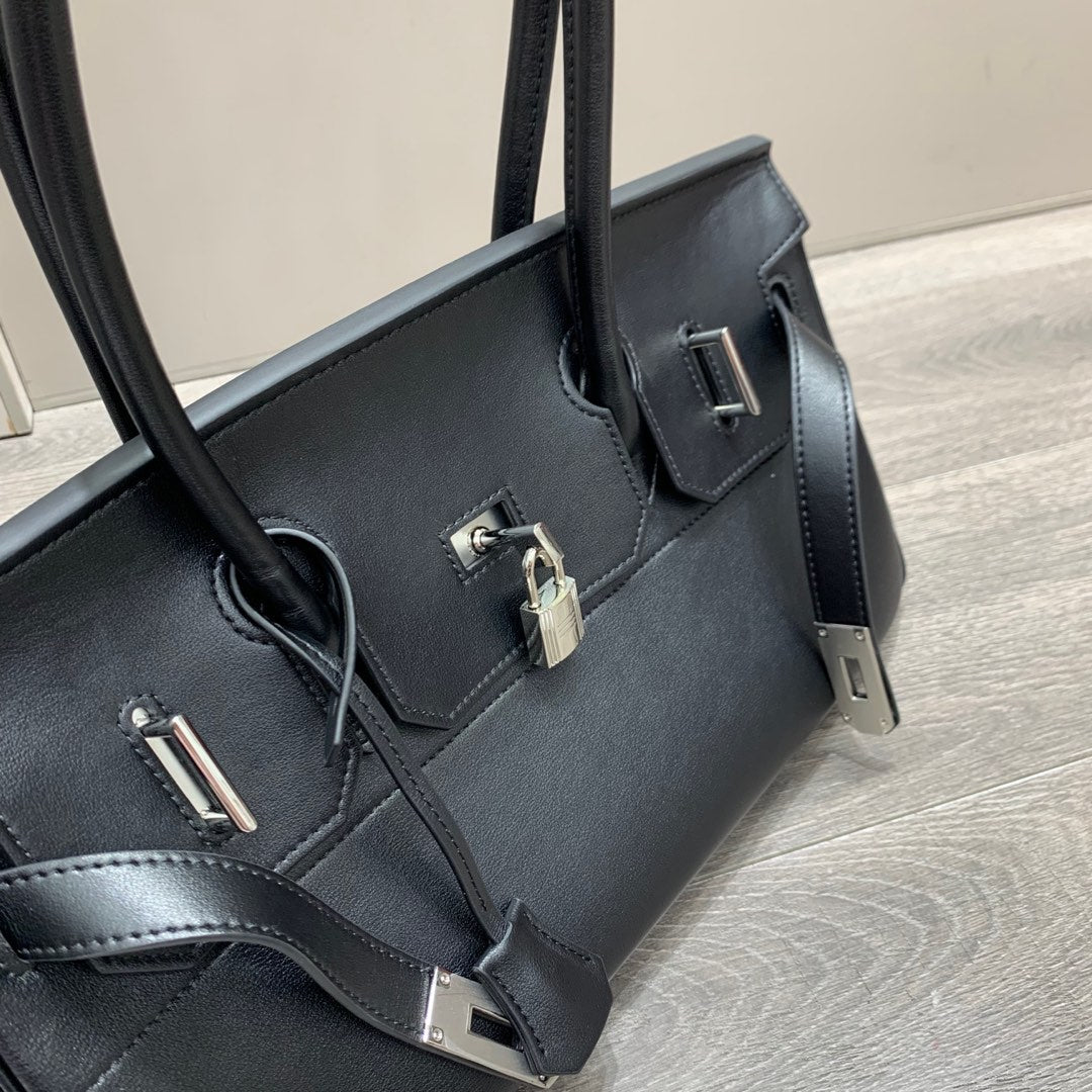 HM Shoulder Birkin 40cm Black Clemence Leather Silver Hardware