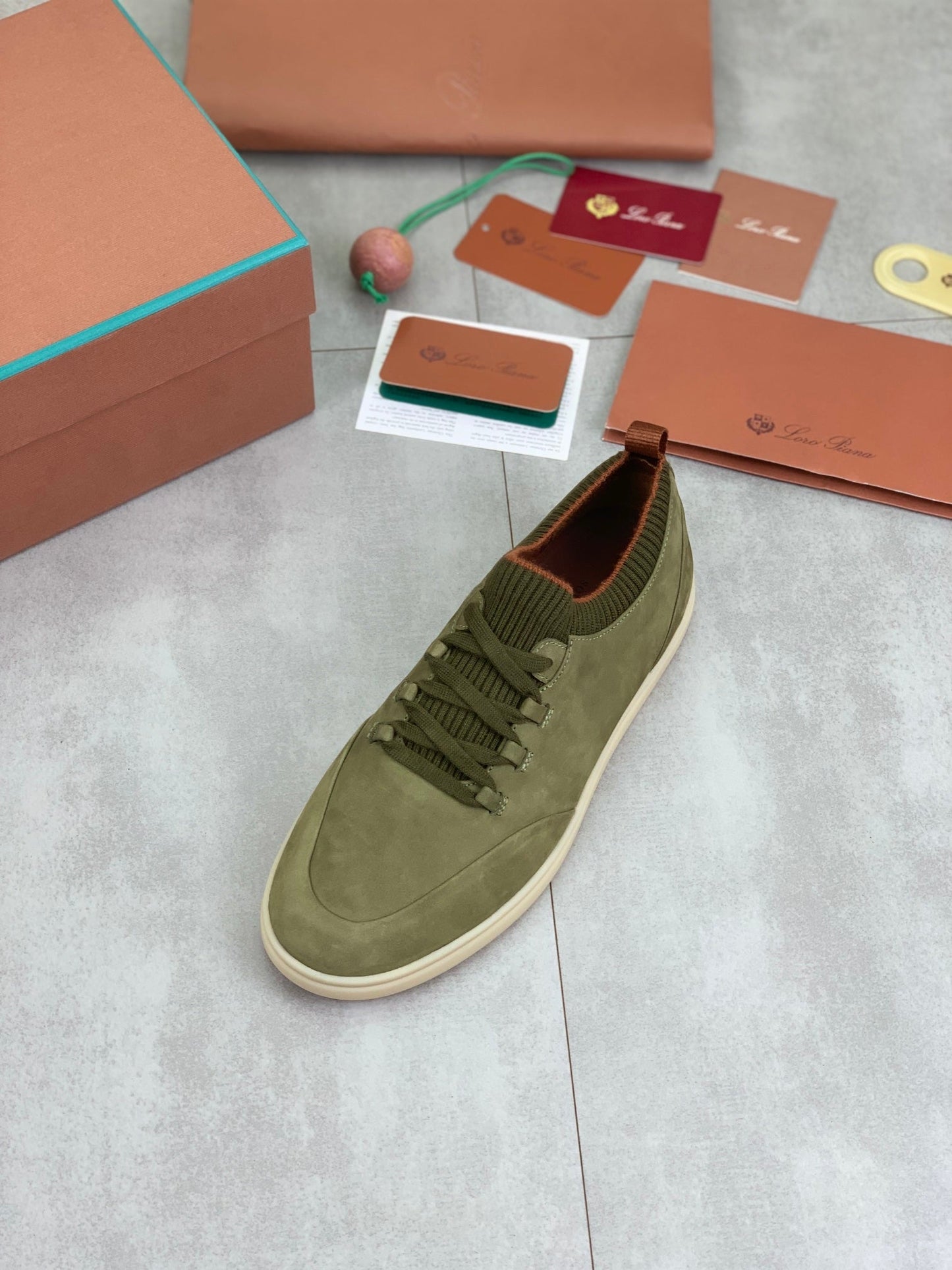 LP SOHO WALK TRAINERS IN OLIVE SUEDE