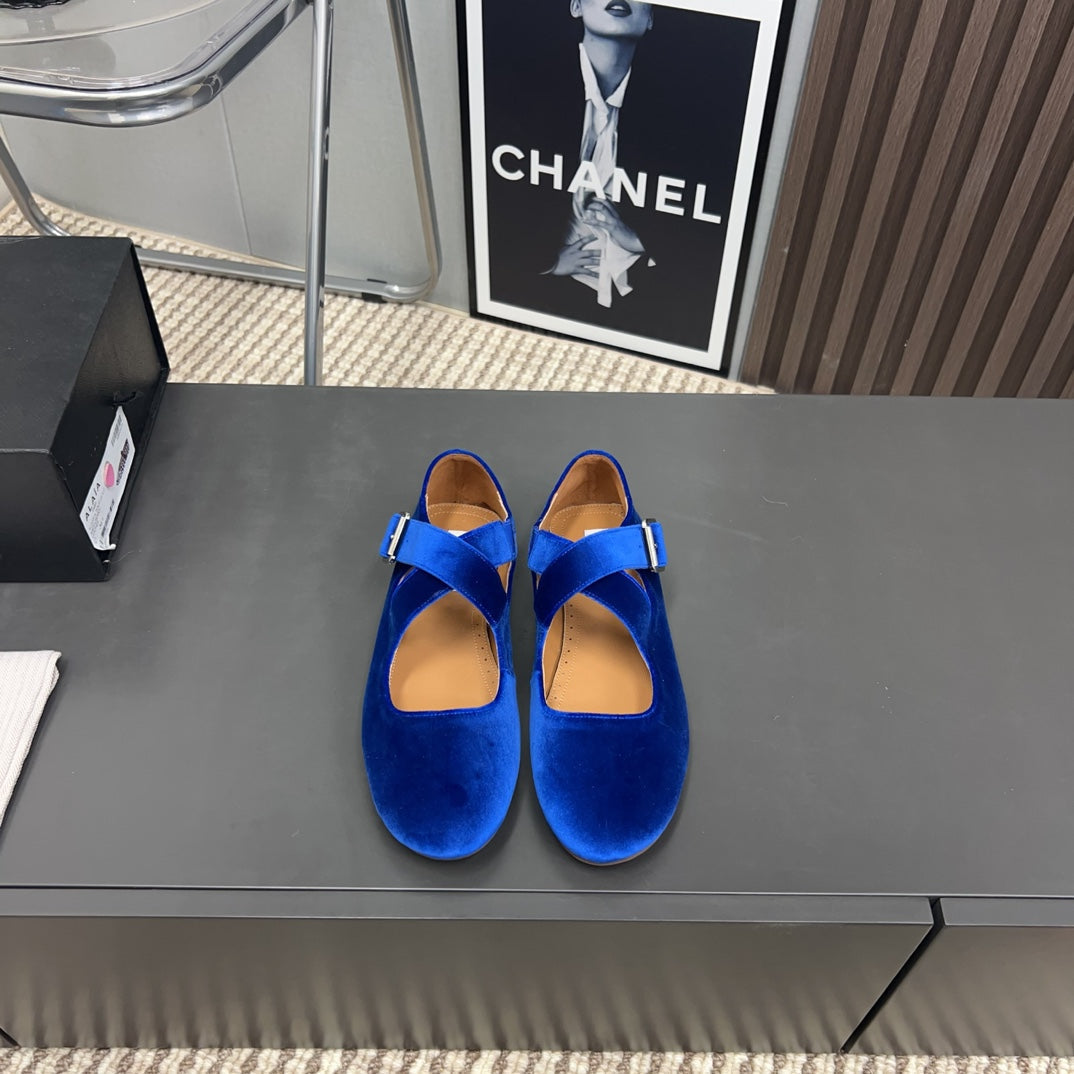 Alaila Criss Cross Ballet Flats In Blue Velvet 996045