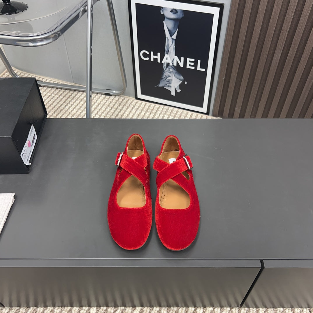 Alaila Criss Cross Ballet Flats In Red Velvet 996049