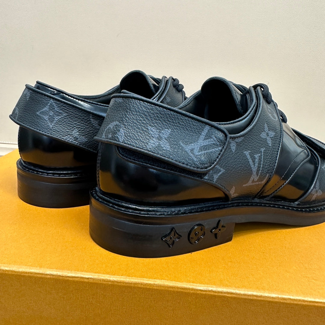 LV DERBY HARNESS SHOES IN BLACK CALFSKIN