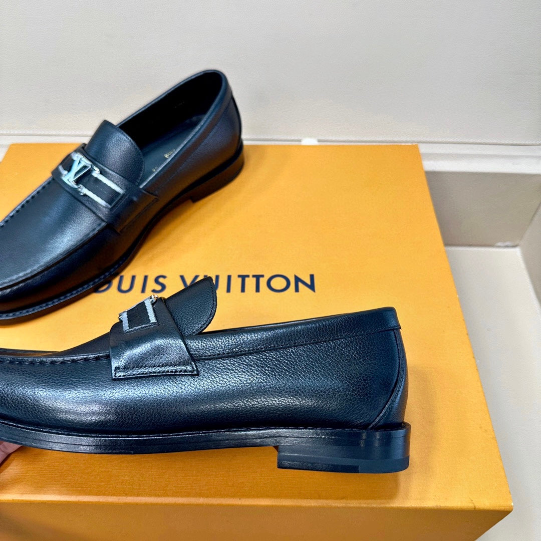 LV MAJOR LOAFER IN BLACK WRINKLED CALFSKIN