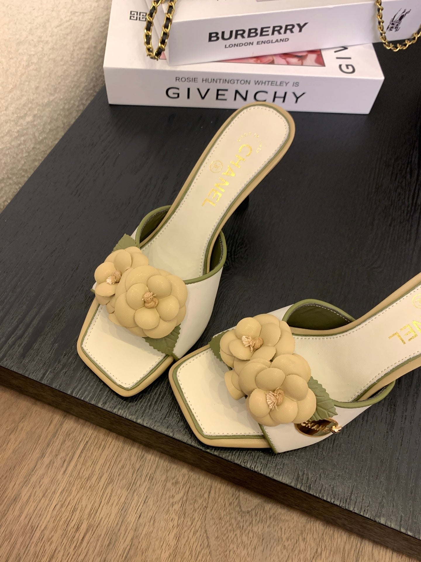 CC 25 Mules Green White Lambskin 288772