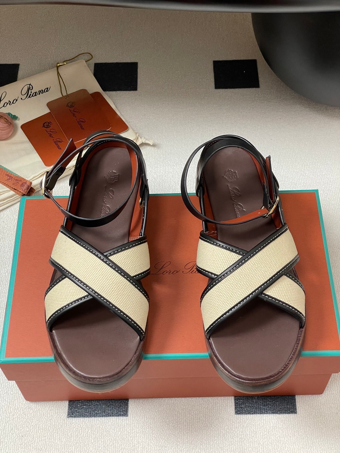 LP Sandal Beige Brown Cowhide 312168