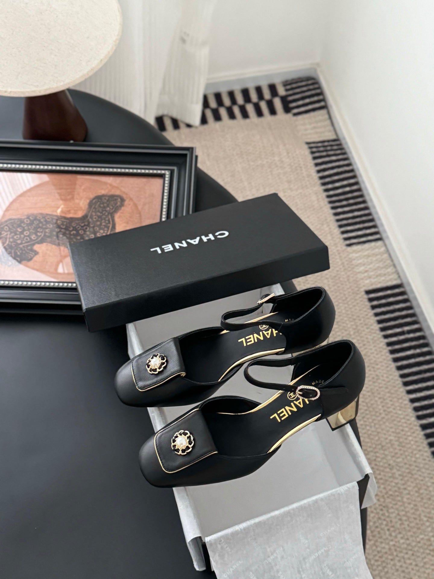 CC 25 Mary Jane Black Cowhide 305280