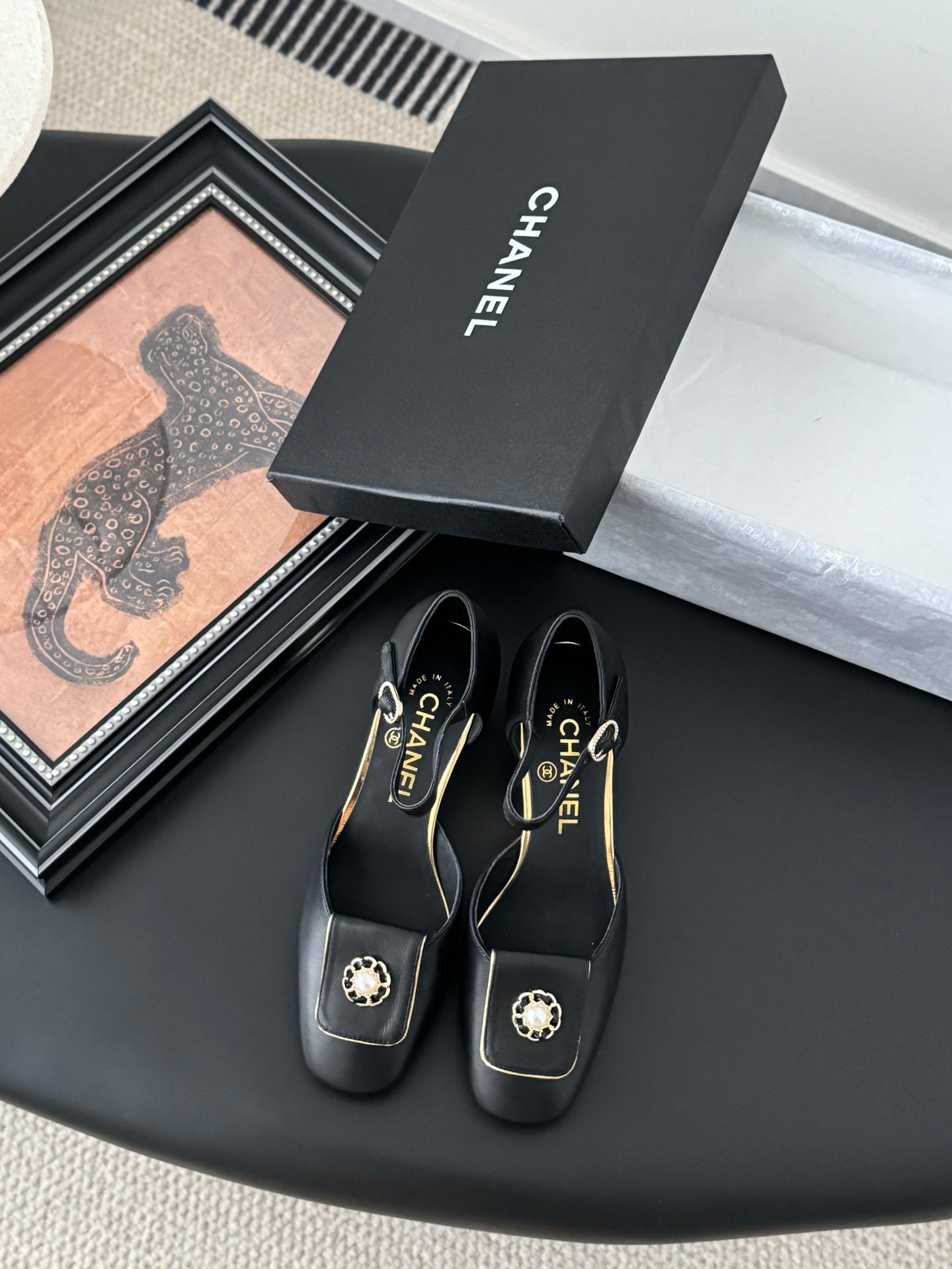 CC 25 Mary Jane Black Cowhide 305280