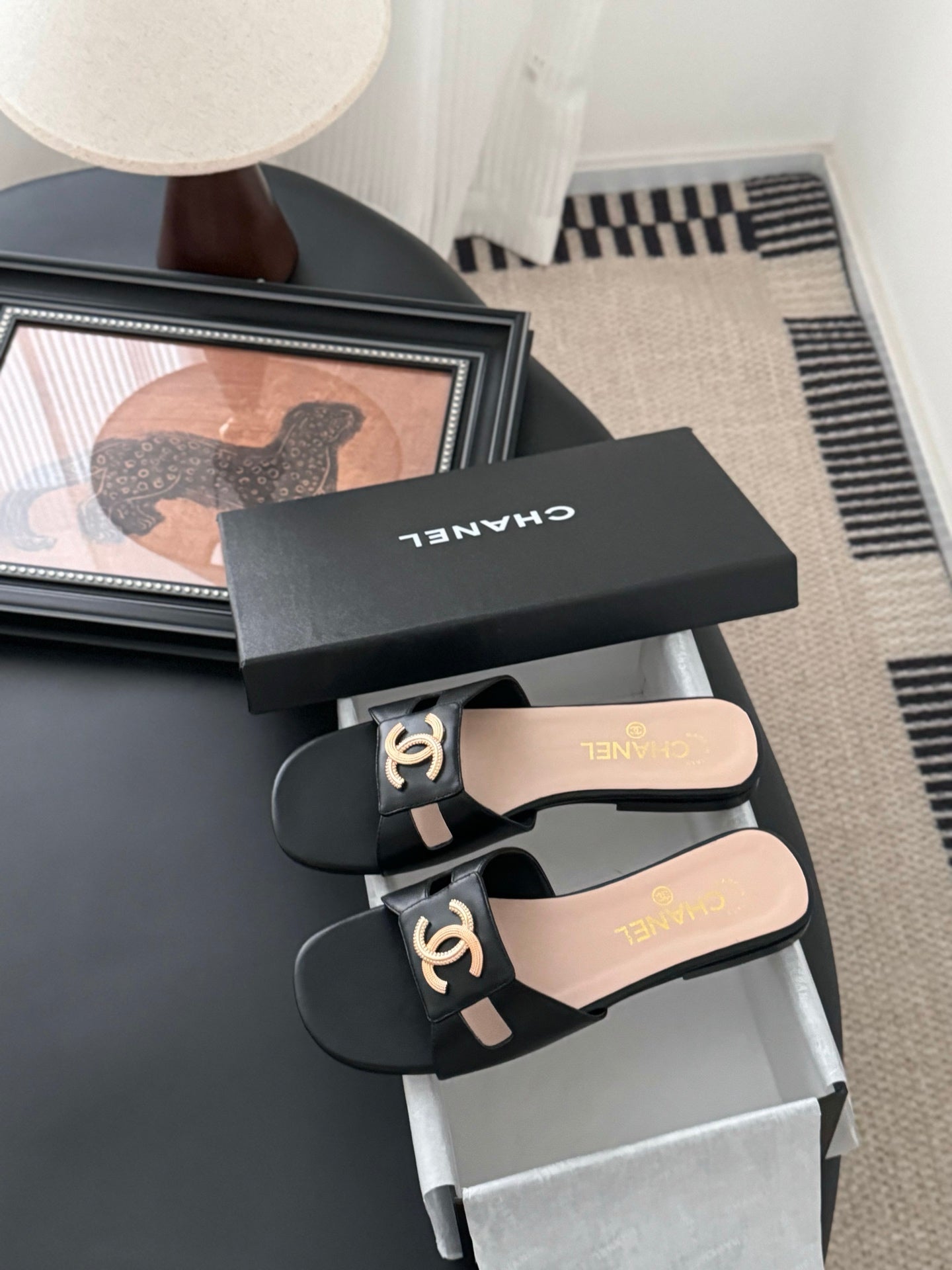CC 25 Slippers Black Cowhide 305283