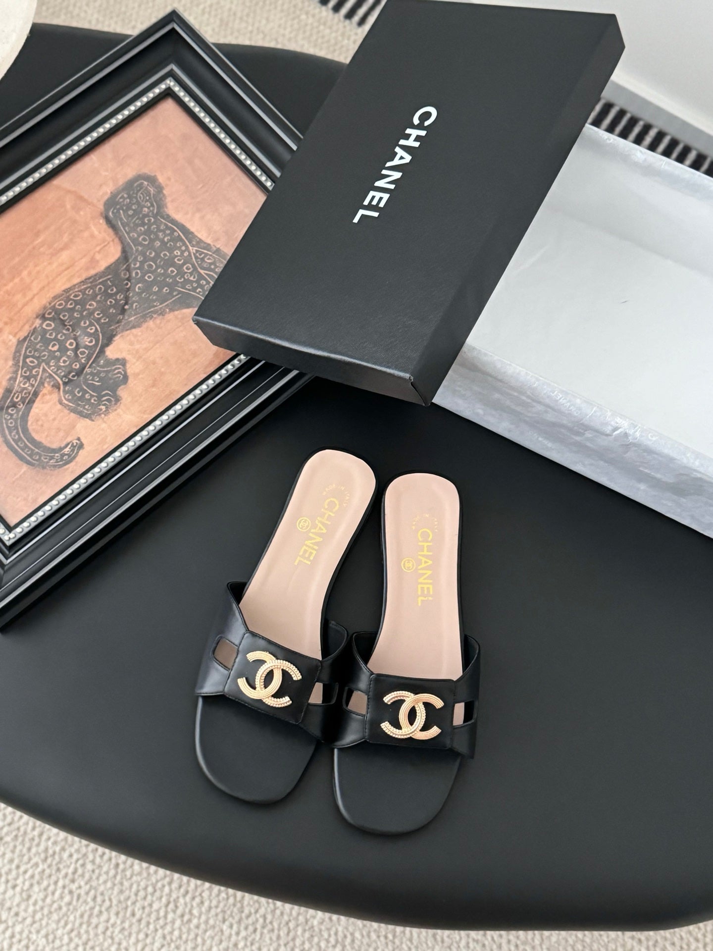 CC 25 Slippers Black Cowhide 305283