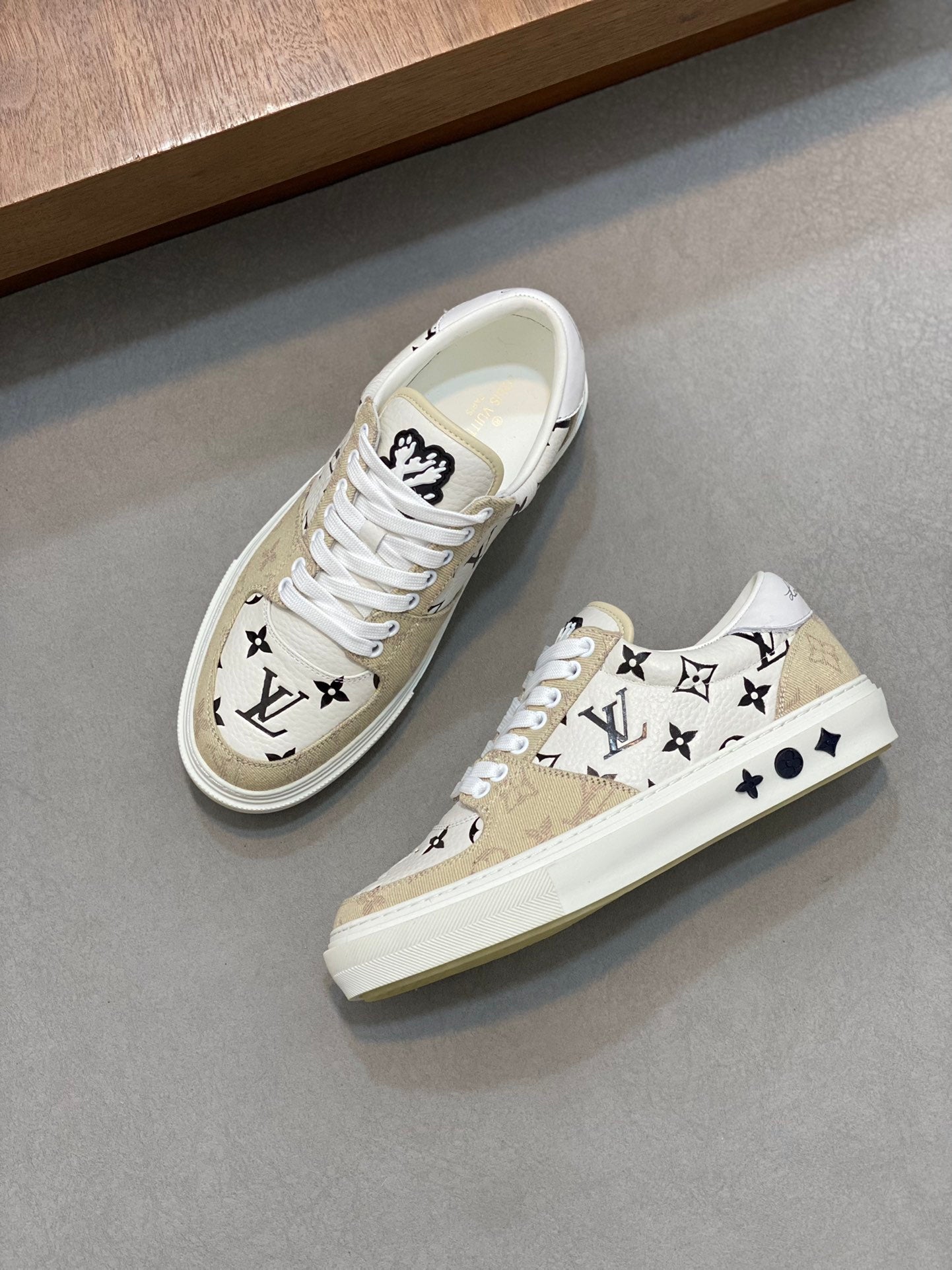 LV MONOGRAM BEIGE AND WHITE SNEAKERS