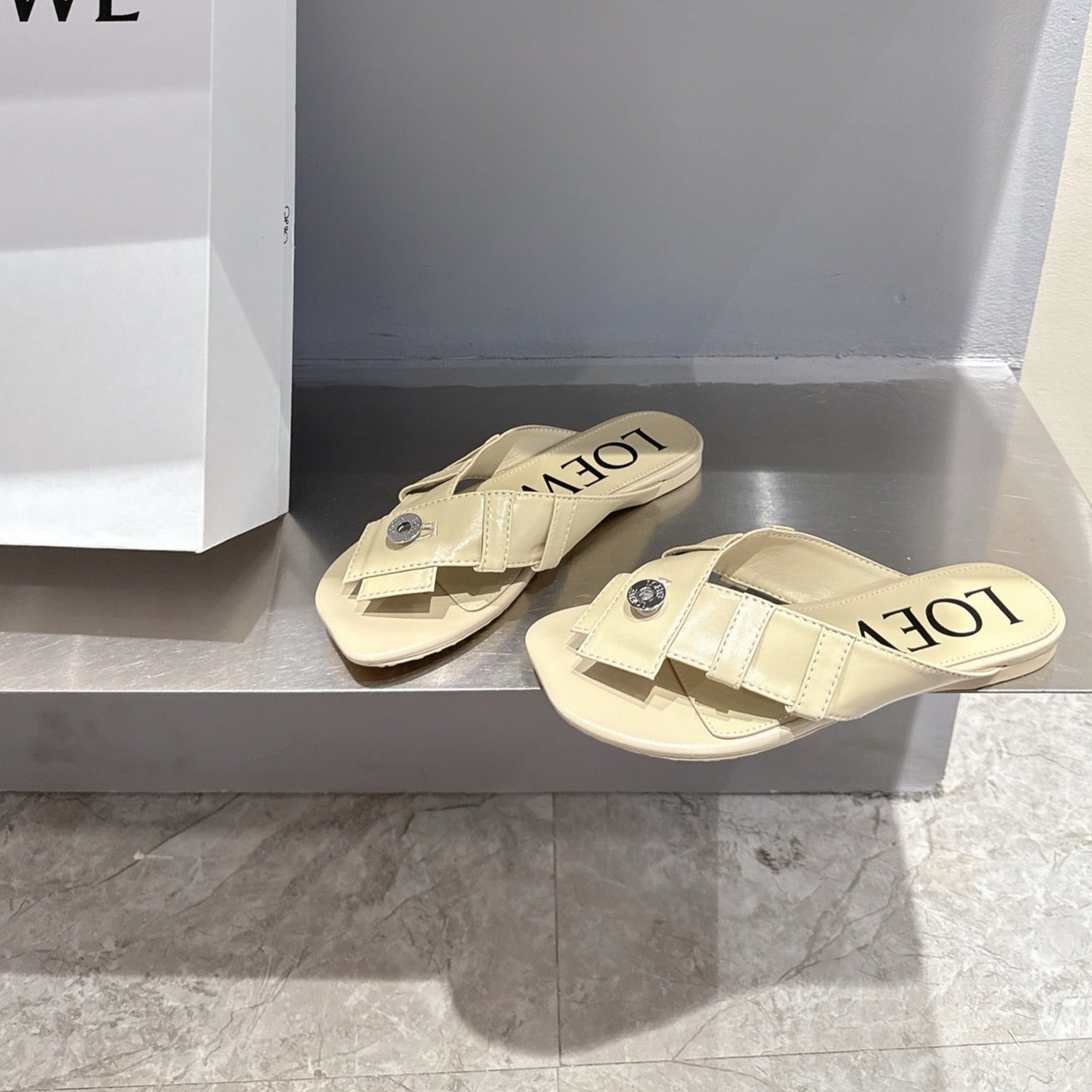 Loewe 25 Toy Panta Toe Thong Beige Sheepskin