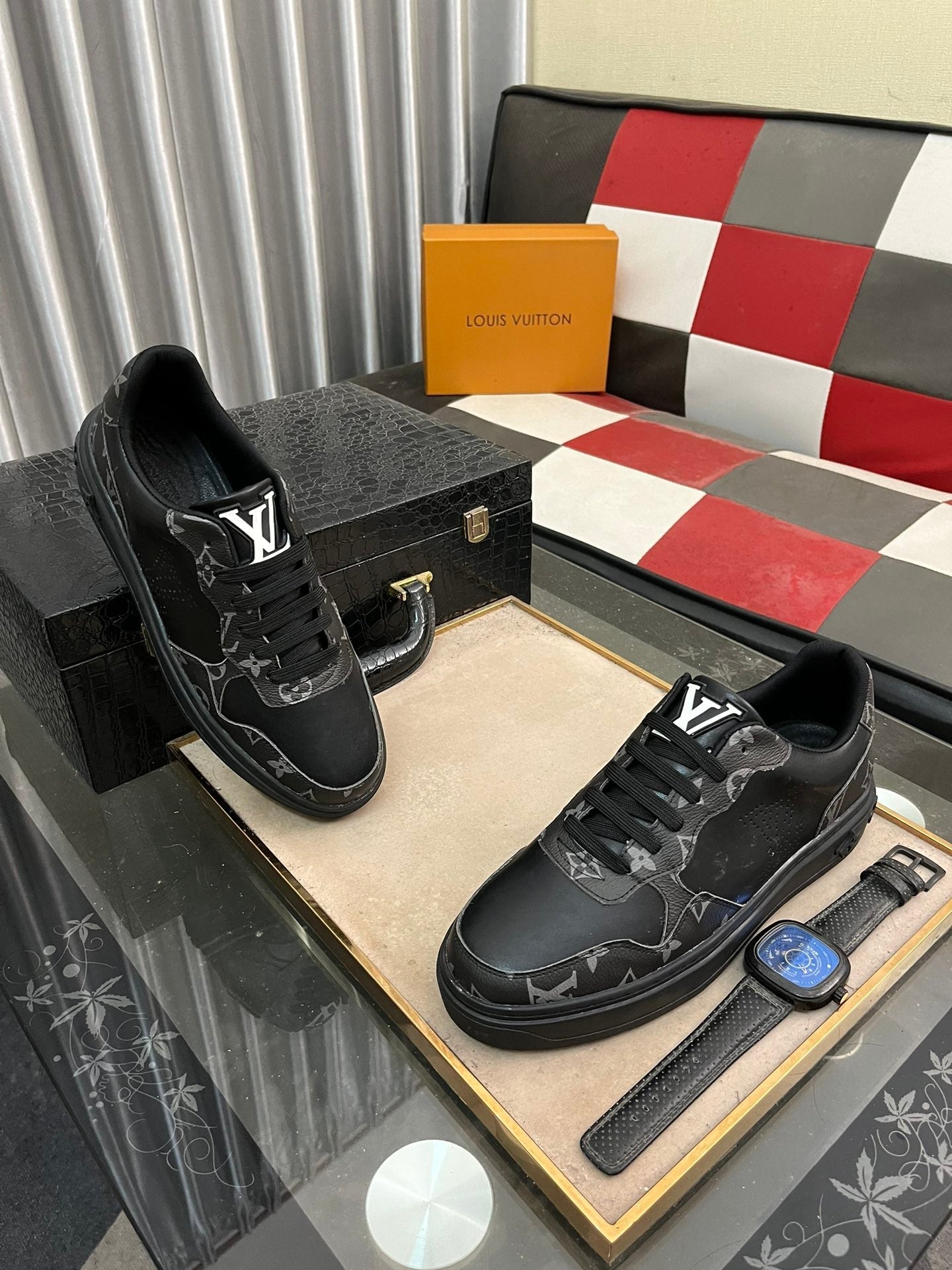 LV CLASSIC TRAINER SHOES IN BLACK CALFKSIN AND SUEDE