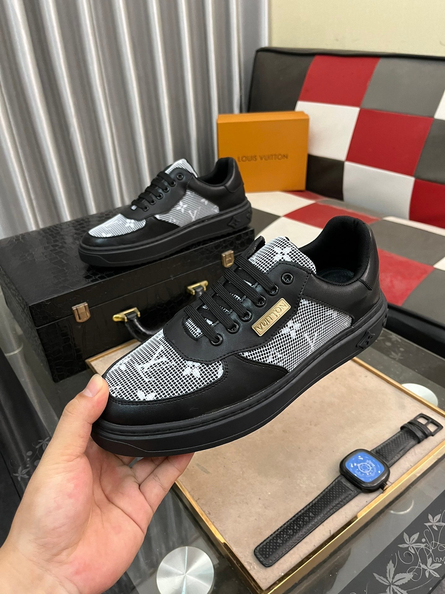 LV CLASSIC TRAINERS WHITE MESH AND BLACK CALFSKIN
