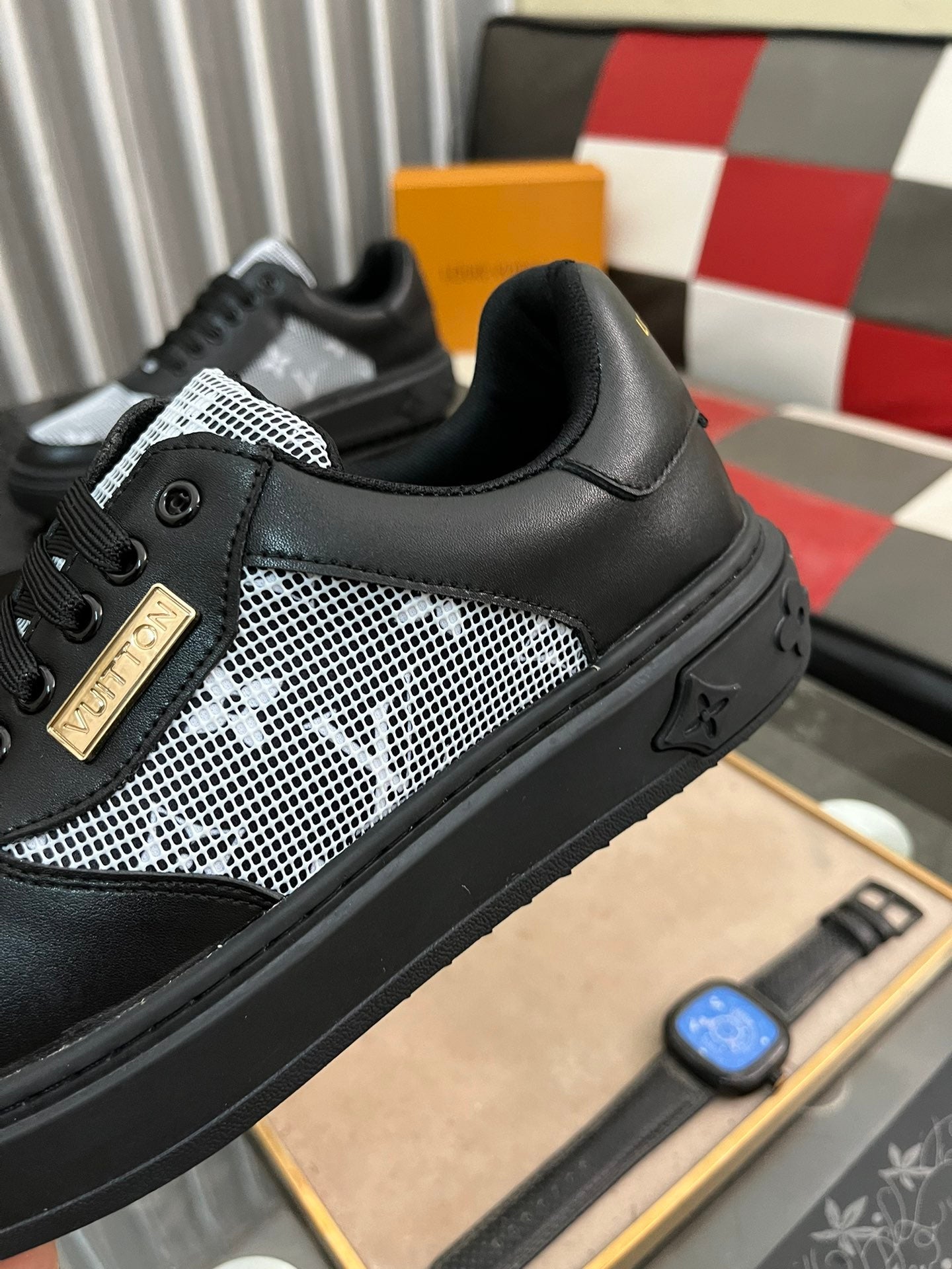 LV CLASSIC TRAINERS WHITE MESH AND BLACK CALFSKIN