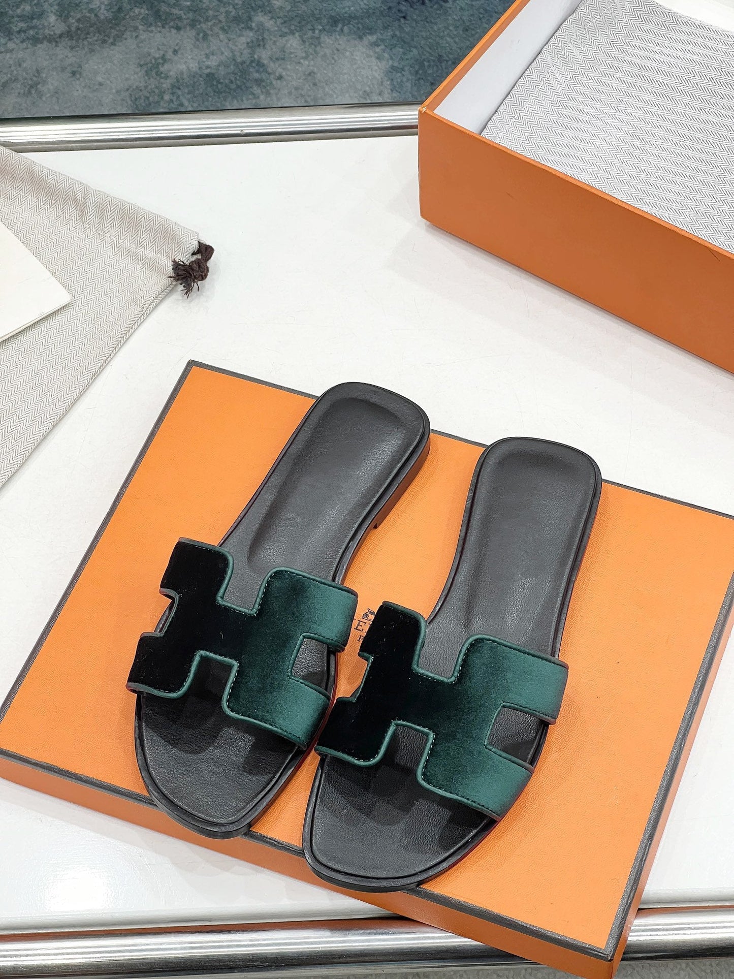 0ran sandal dark green velvet goatskin