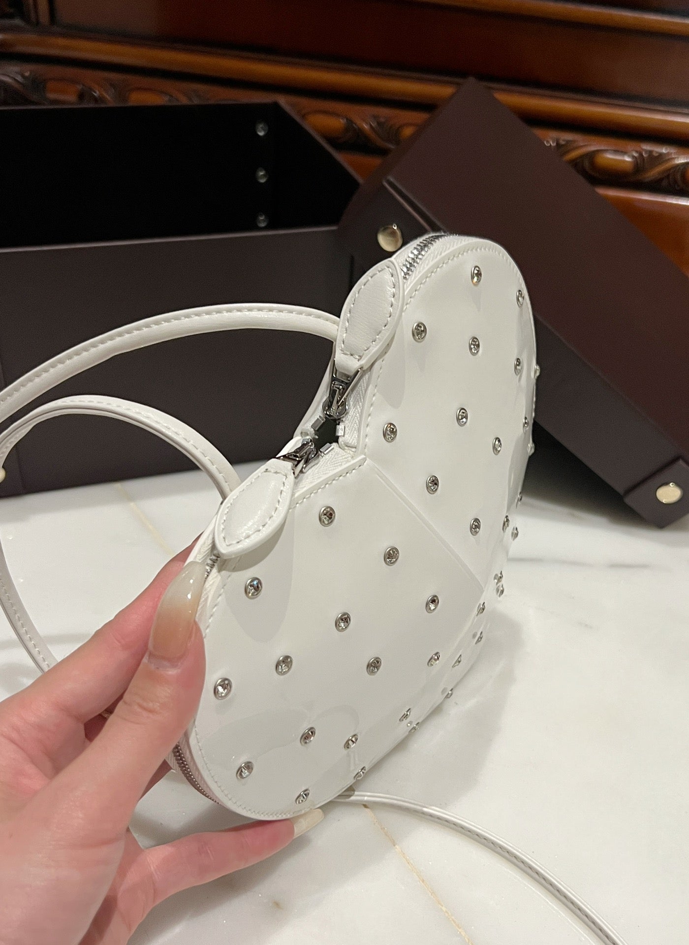 Le Coeur 21cm White Diamonds Calfskin Shouder 243041