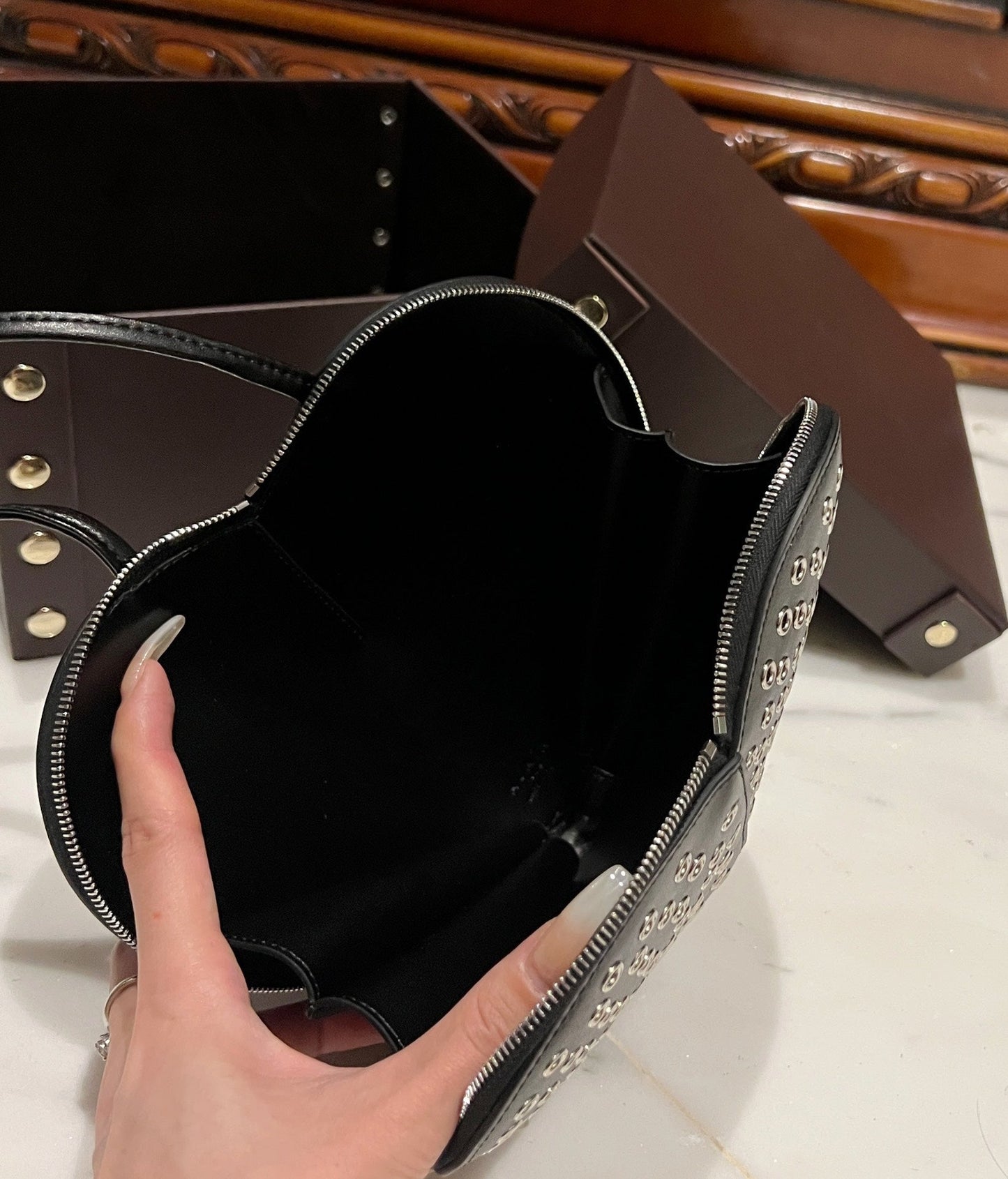 Le Coeur 21cm Black Metal Rivet Calfskin Shouder 243048