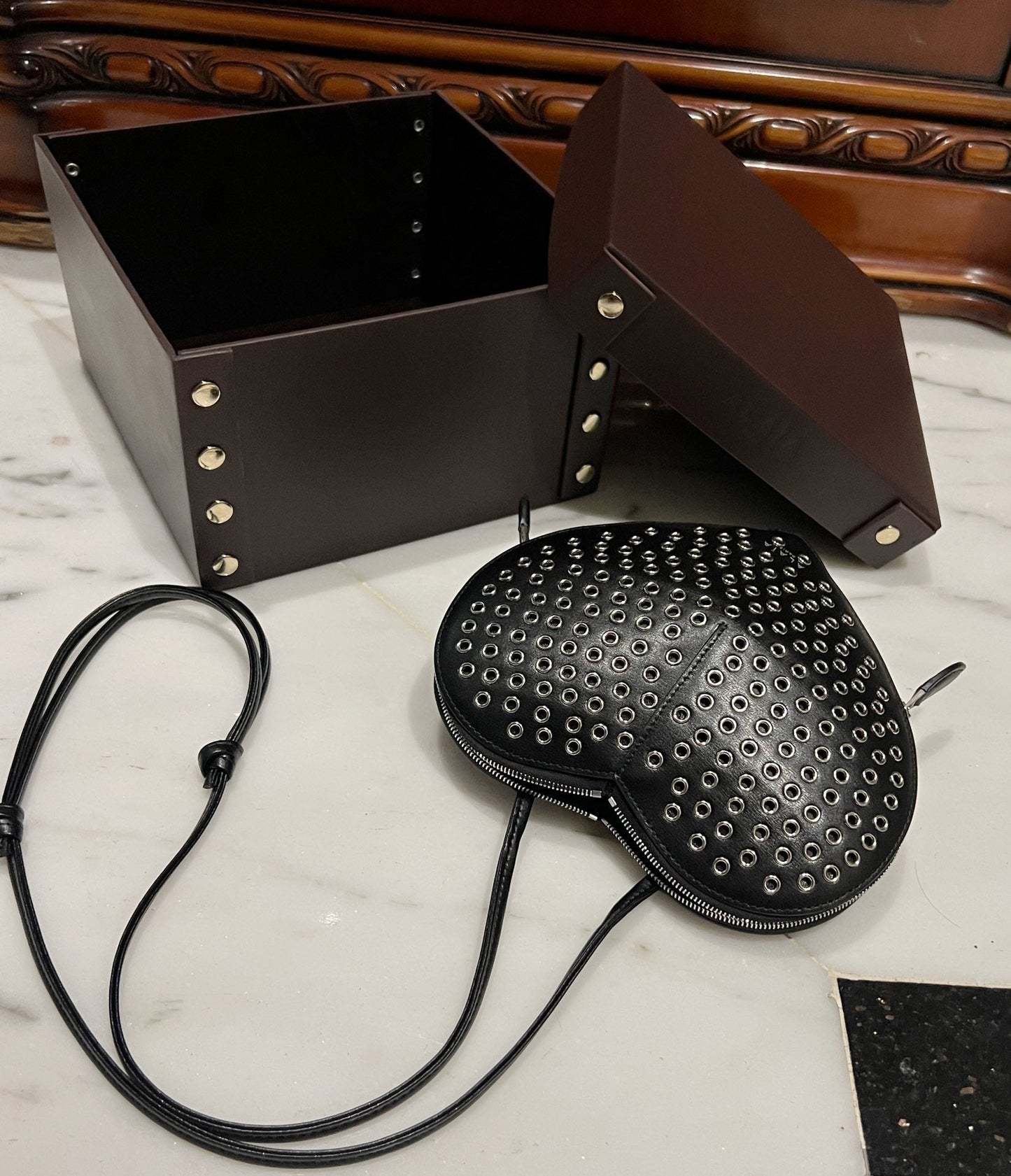 Le Coeur 21cm Black Metal Rivet Calfskin Shouder 243048
