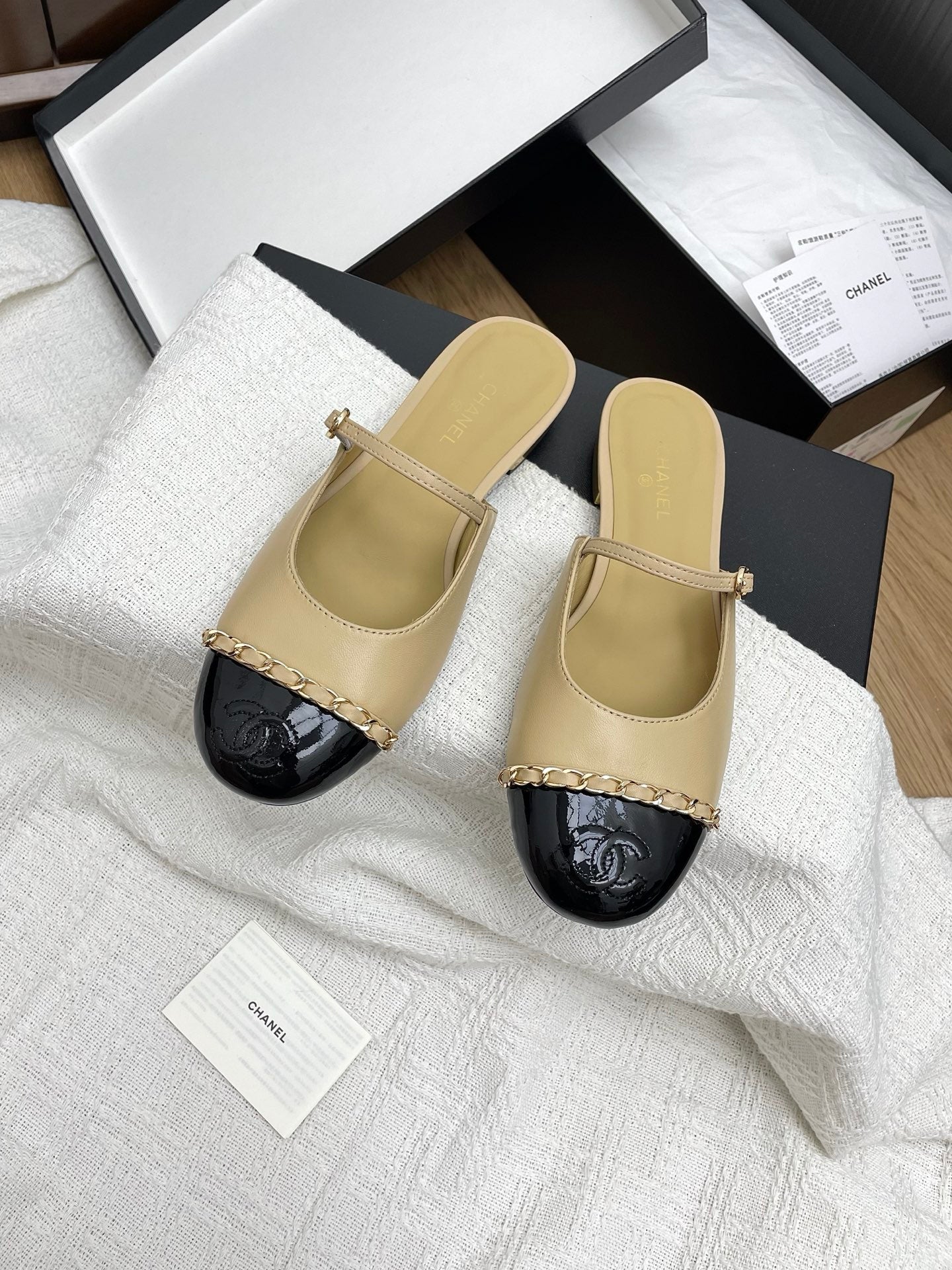 CC 25 Mules Flats Beige Sheepskin 311499