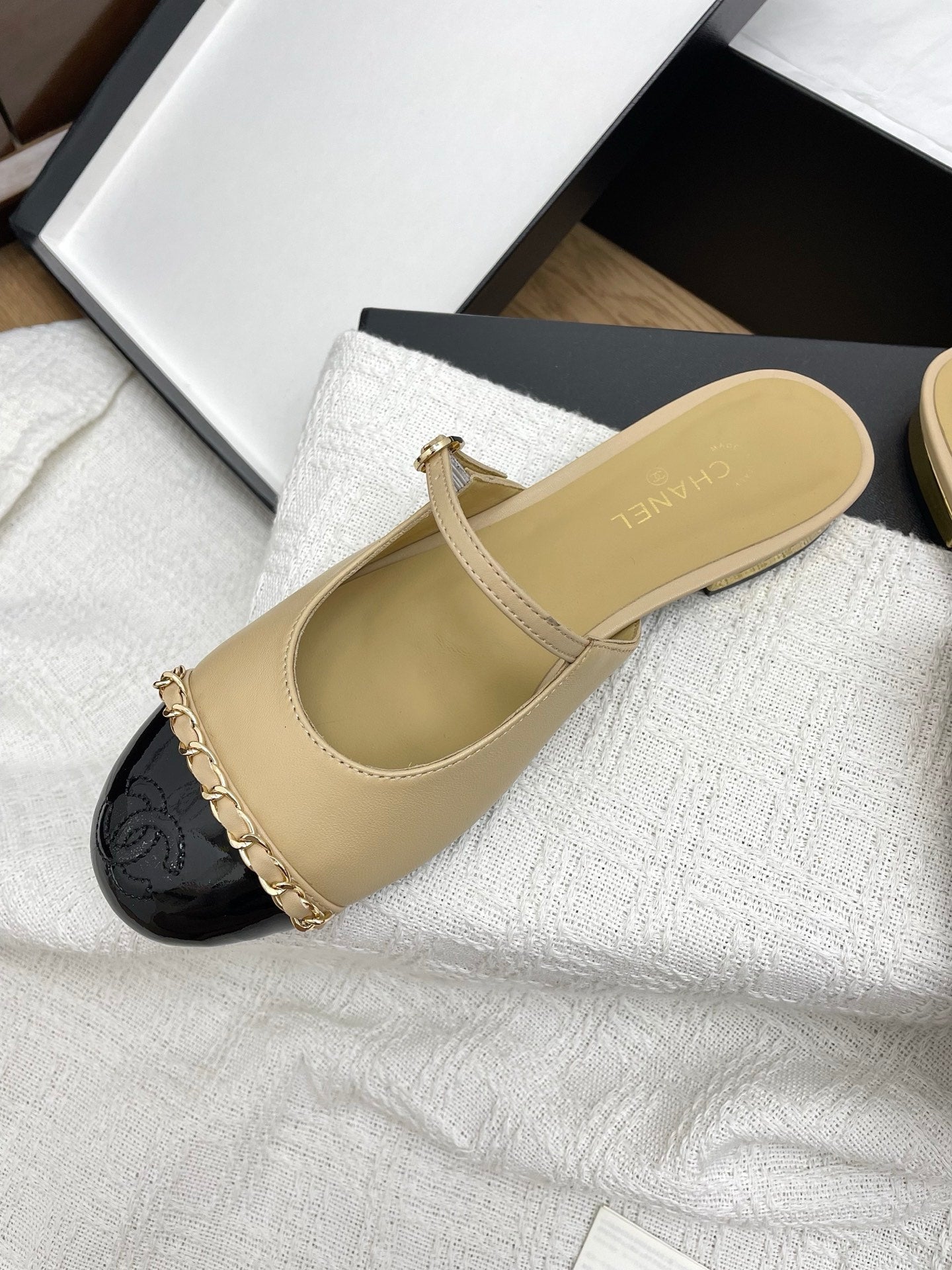 CC 25 Mules Flats Beige Sheepskin 311499
