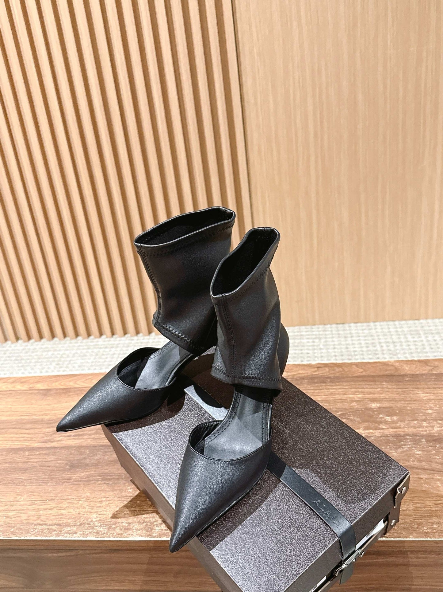 ALAIA ankle boots black leather 386022