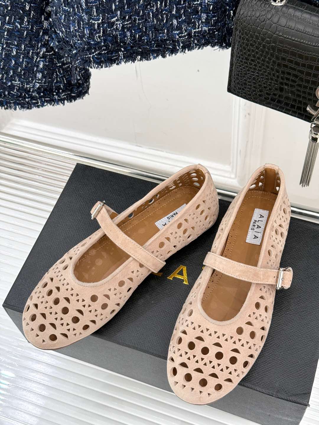 Alaia Women's Ballet Flat Nude Suede 293219