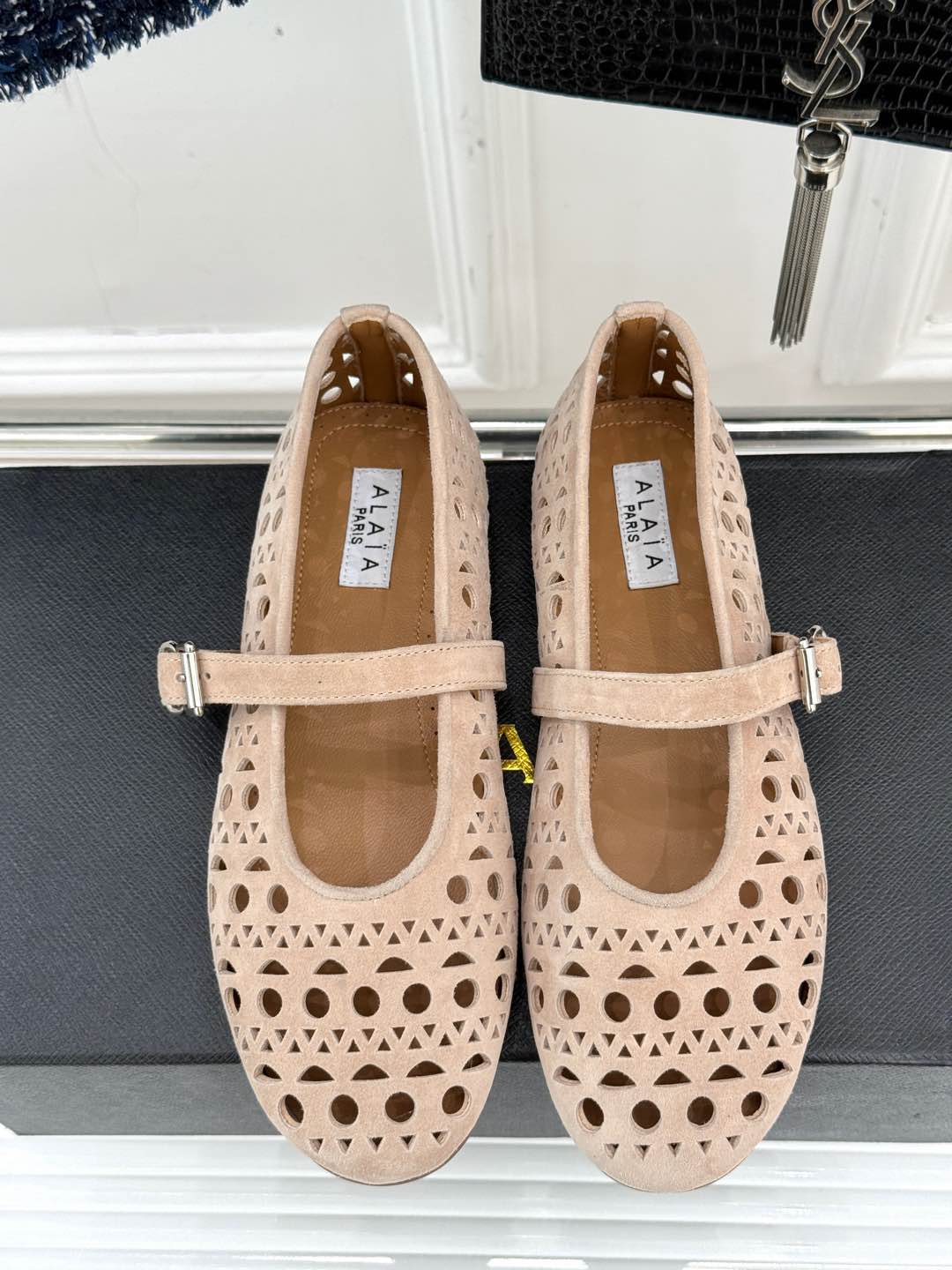 Alaia Women's Ballet Flat Nude Suede 293219