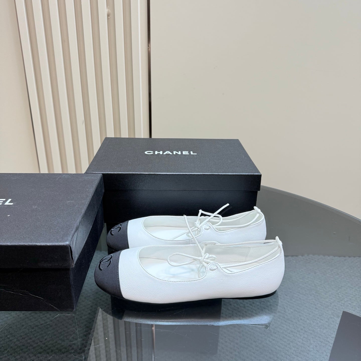CC 25 Mary Jane Flat White Leather with Fabric 239409