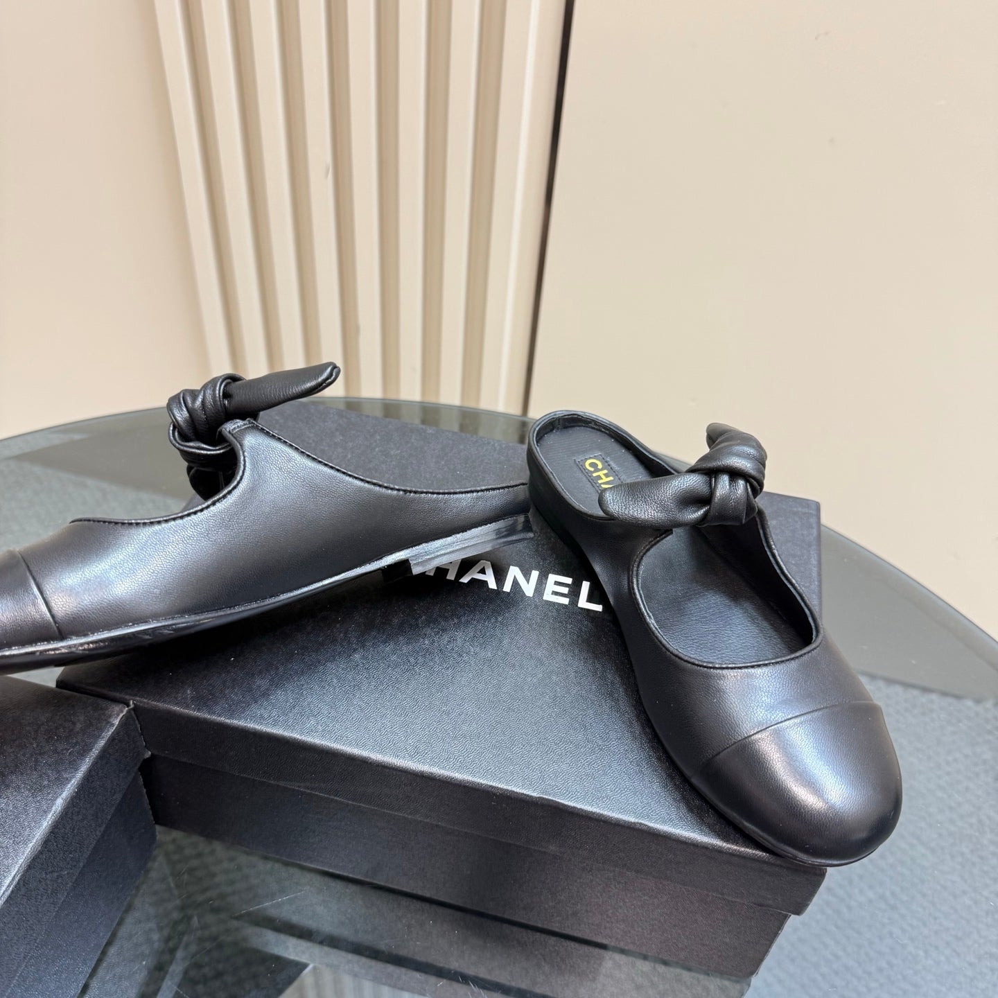 CC 25 Mule Flat Black Sheepskin 239414