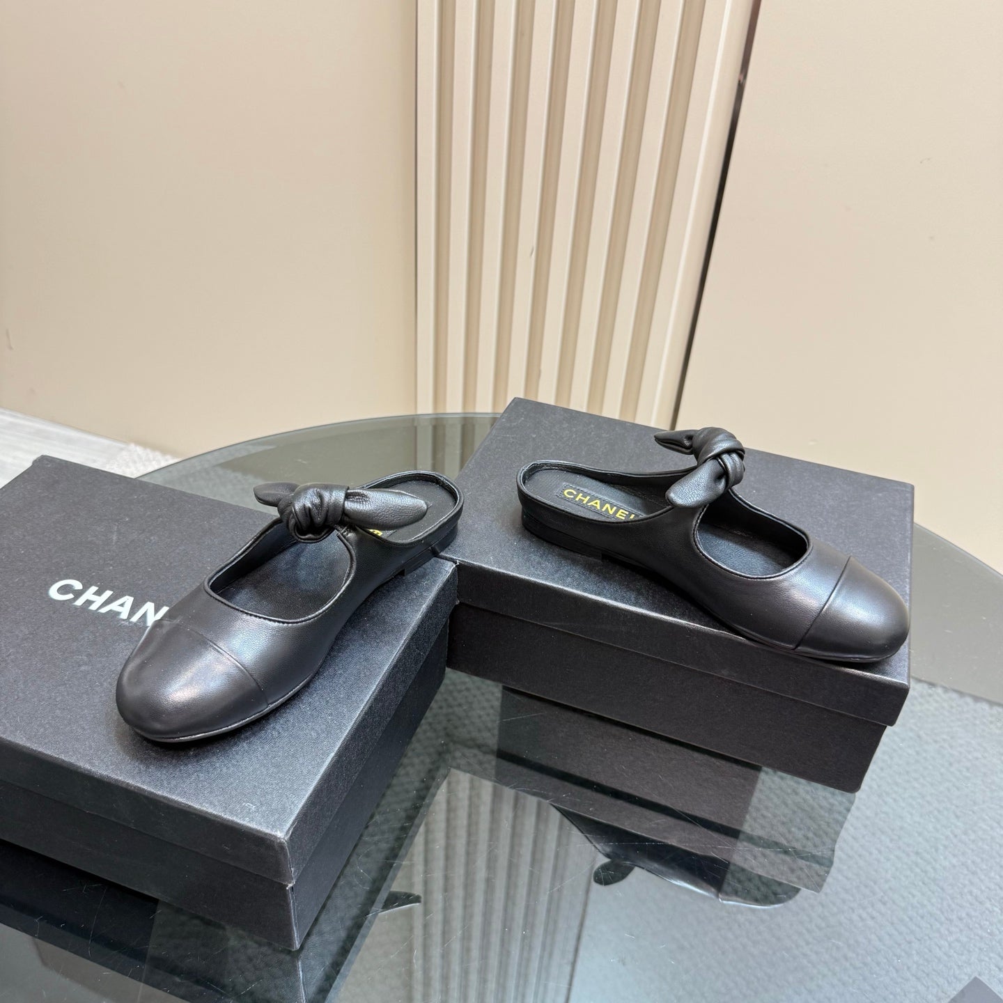 CC 25 Mule Flat Black Sheepskin 239414