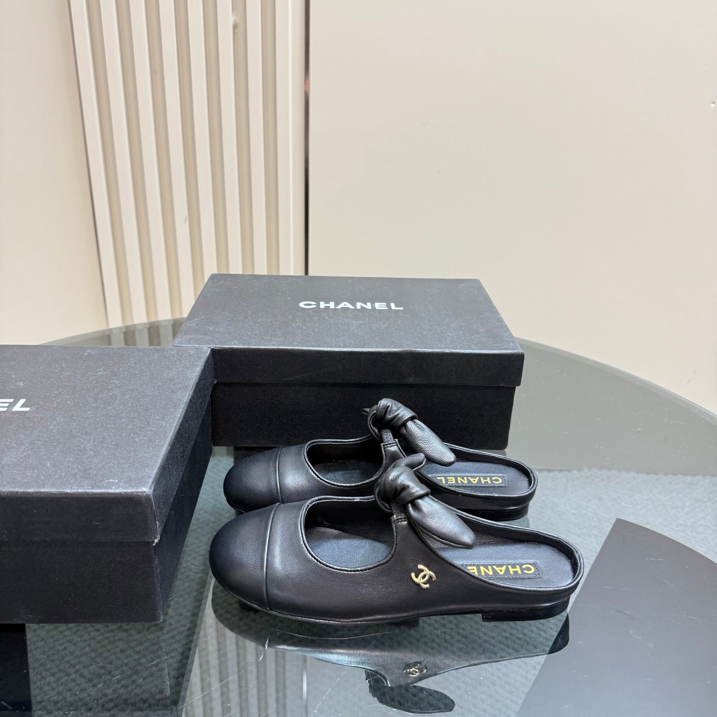 CC 25 Mule Flat Black Sheepskin 239414