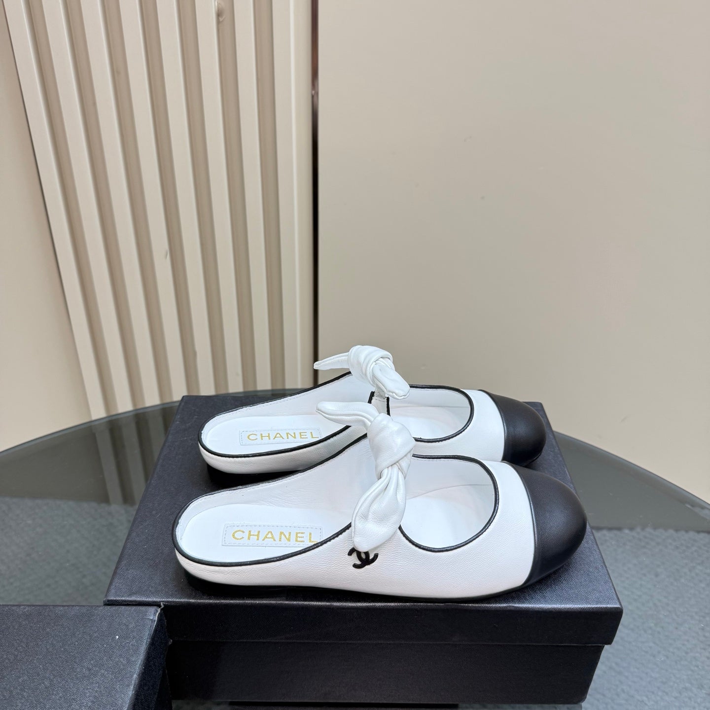 CC 25 Mule Flat White Sheepskin 239415